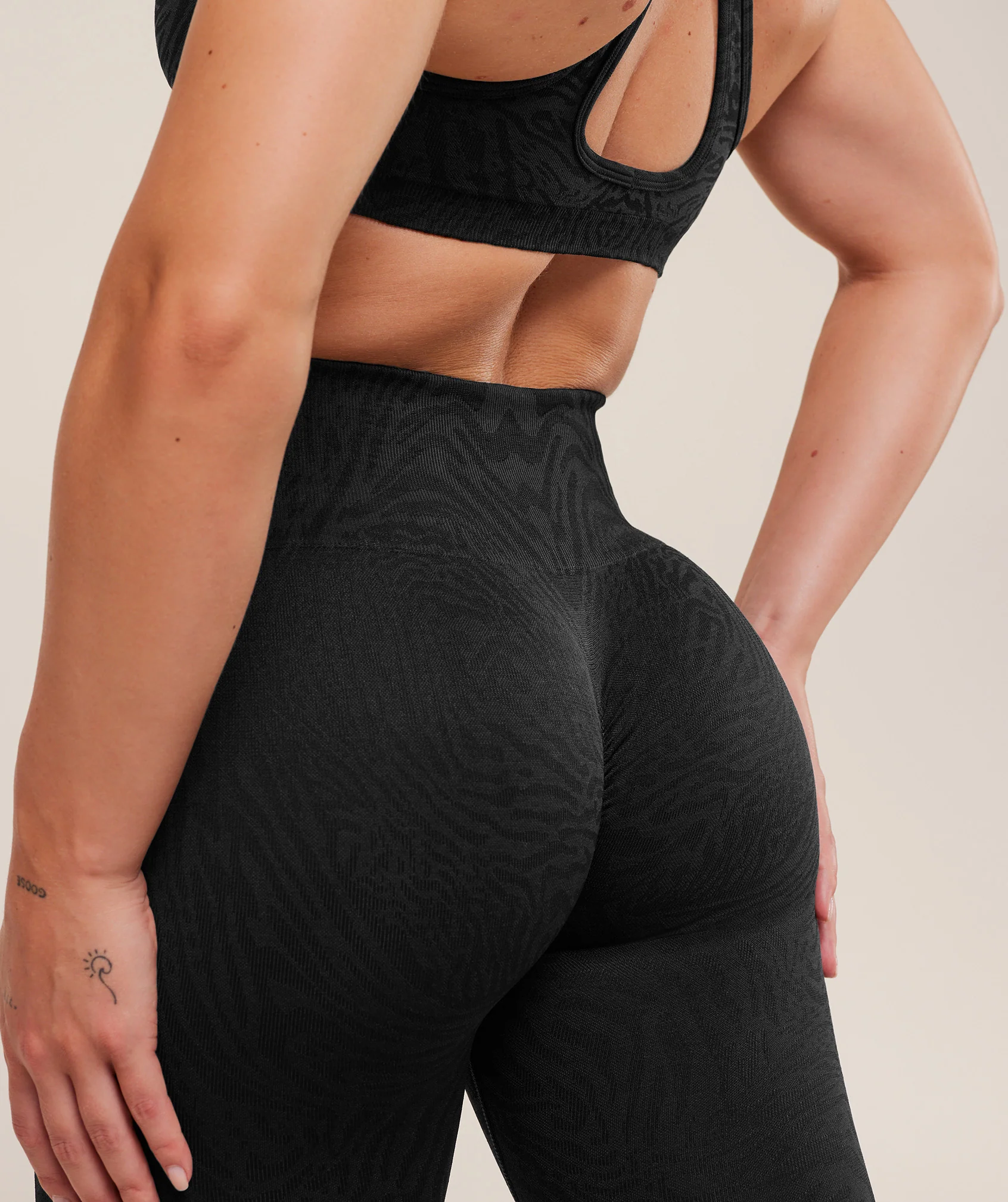 Gymshark Adapt Animal Seamless Leggings - Black/Asphalt Grey - Image 5