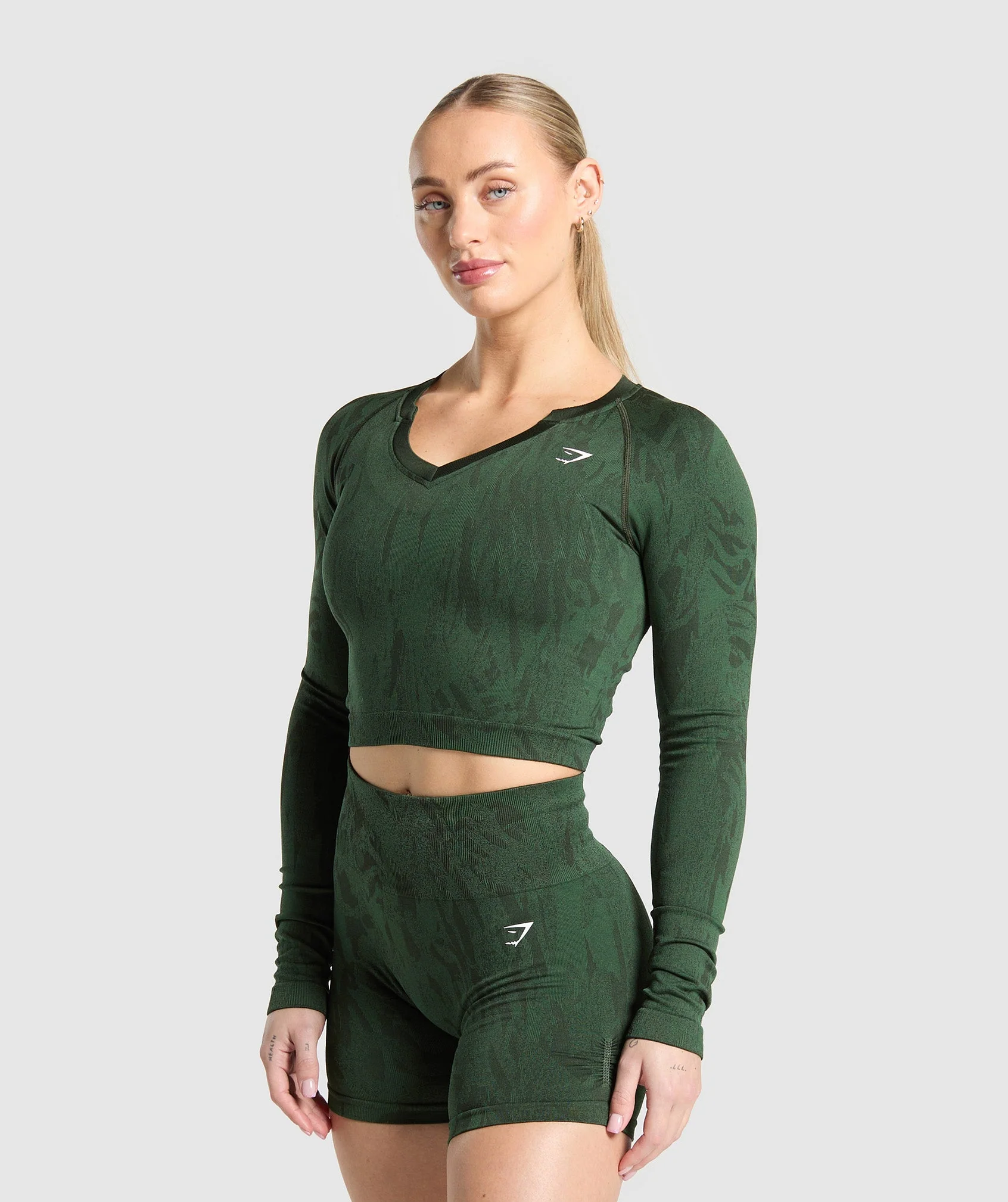 Gymshark Adapt Camo Seamless Long Sleeve Top - Trail Green/Classic Green - Image 3