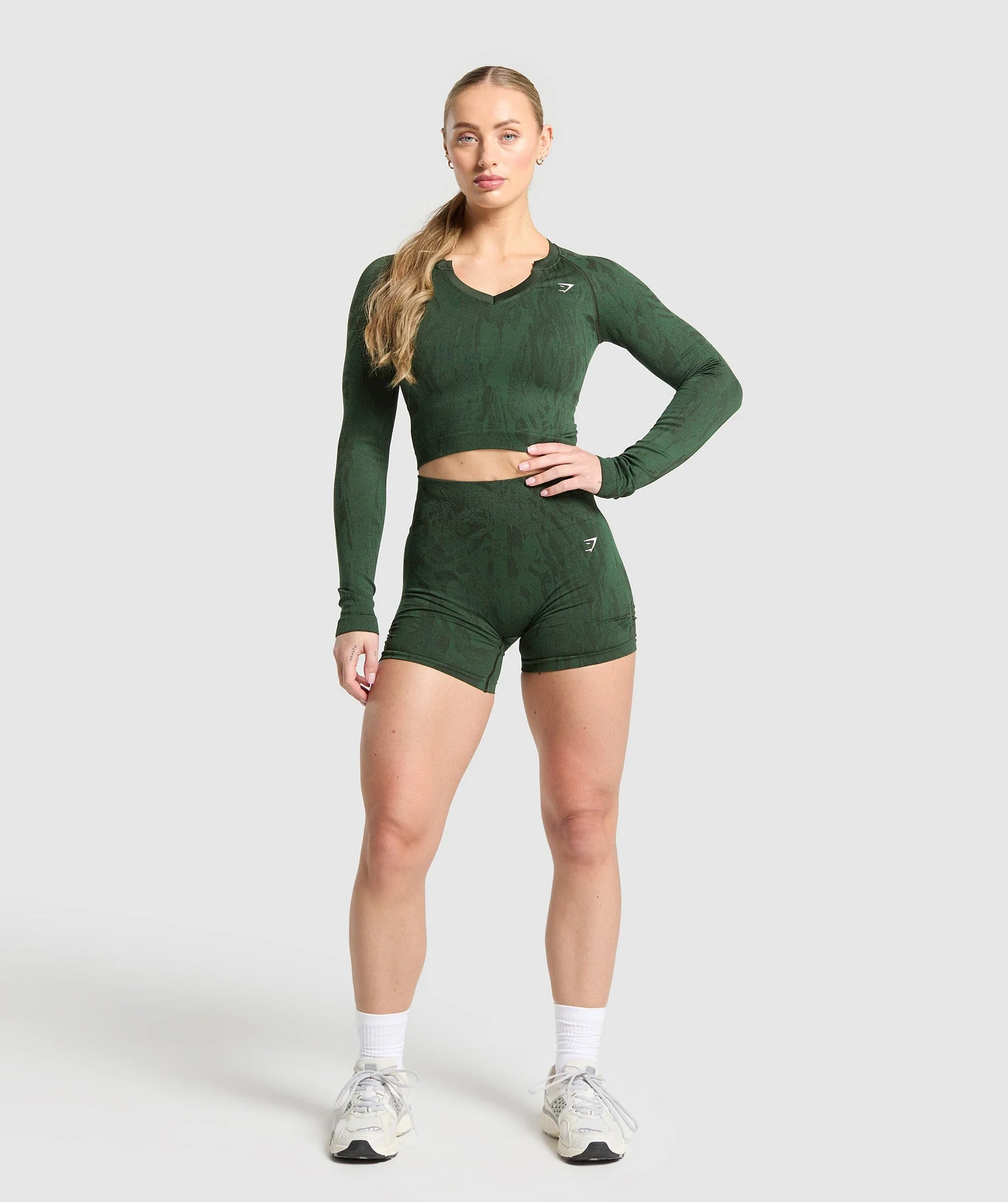 Gymshark Adapt Camo Seamless Long Sleeve Top - Trail Green/Classic Green - Image 4