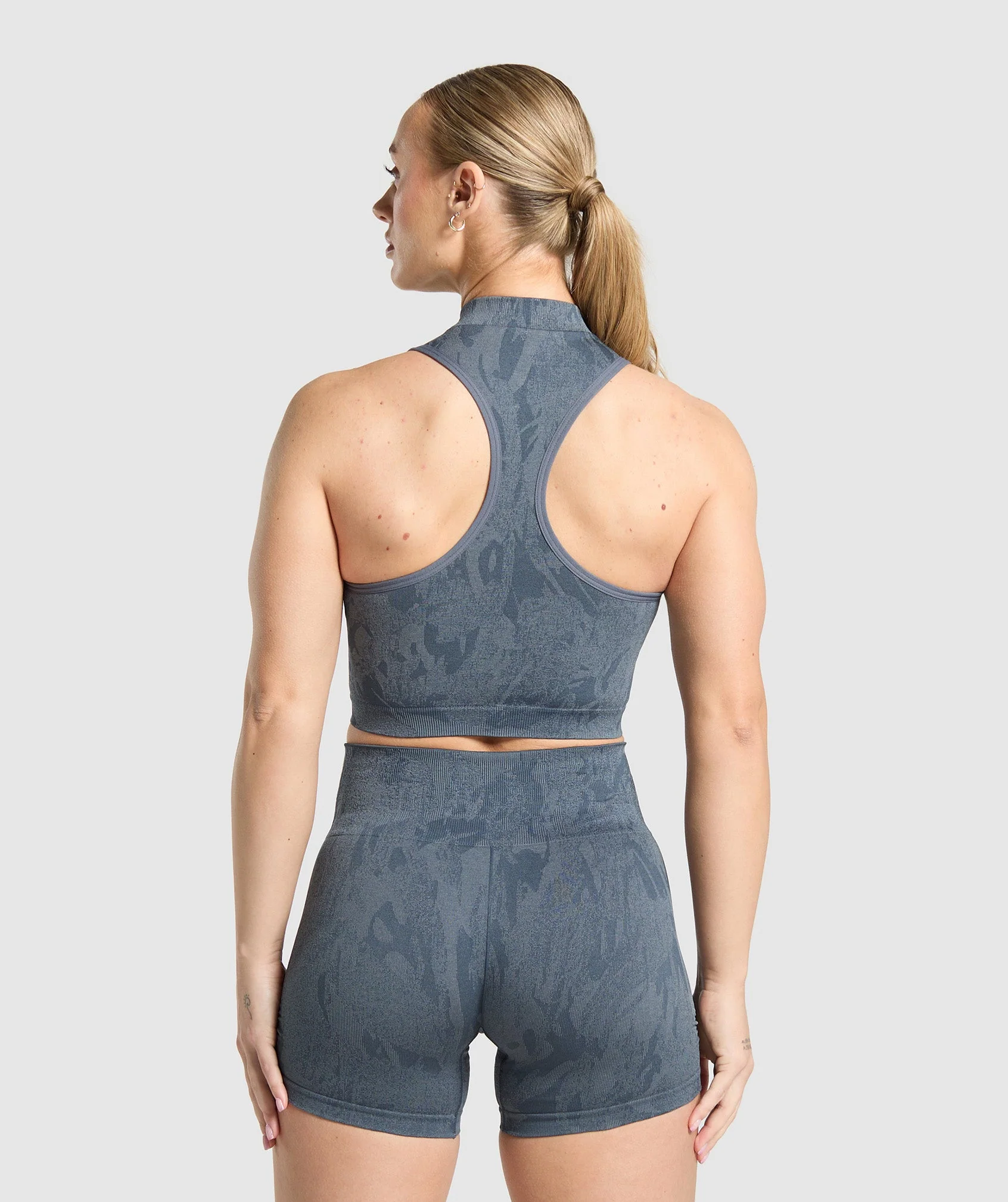 Gymshark Adapt Camo Seamless Zip Up Crop Top - Titanium Blue/Denim Grey - Image 2