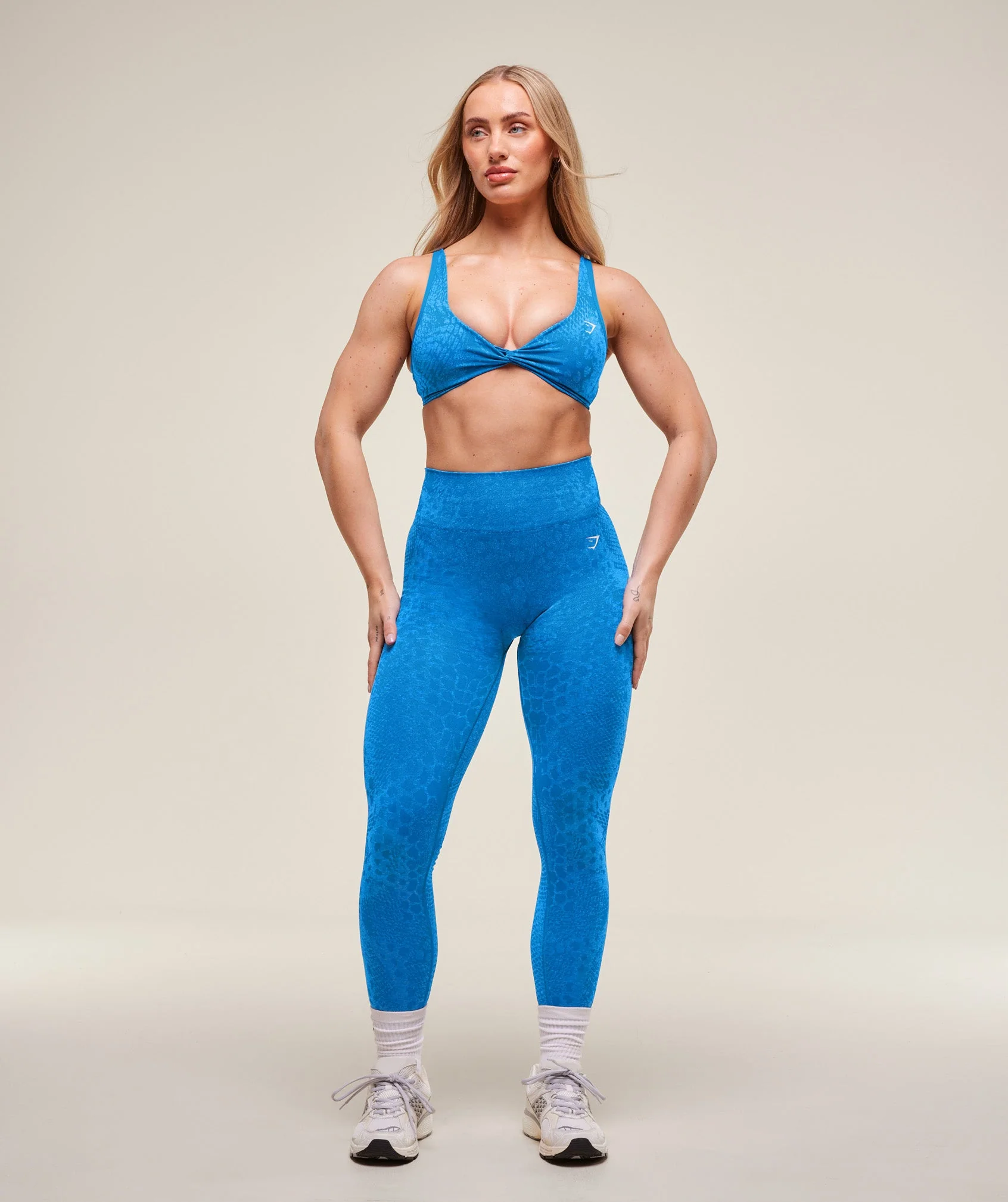 Gymshark Adapt Animal X Whitney Seamless Twist Front Bra - Barbell Blue/Gentle Blue - Image 6