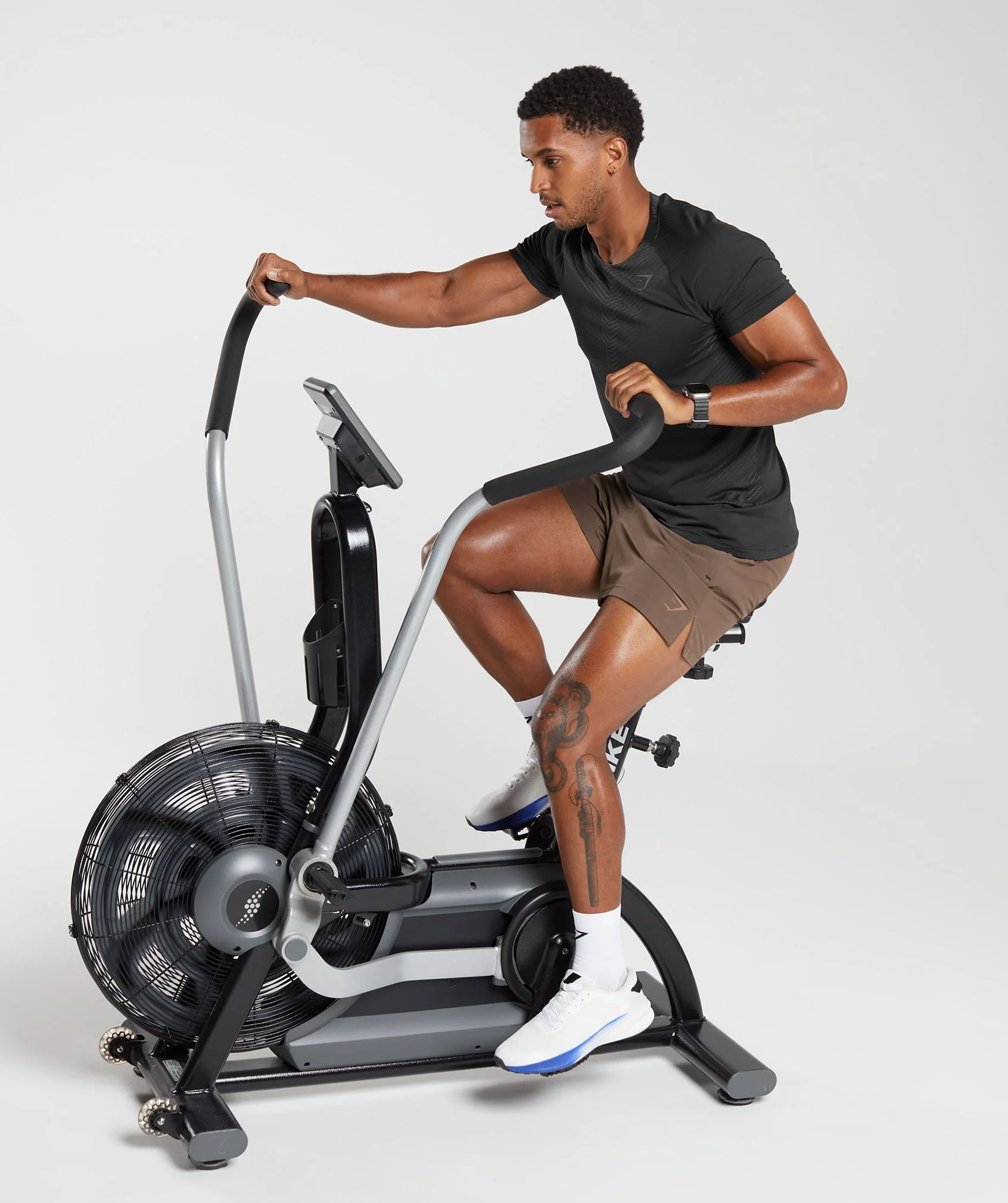 Gymshark Apex 5" Hybrid Shorts - Soft Brown - Image 4