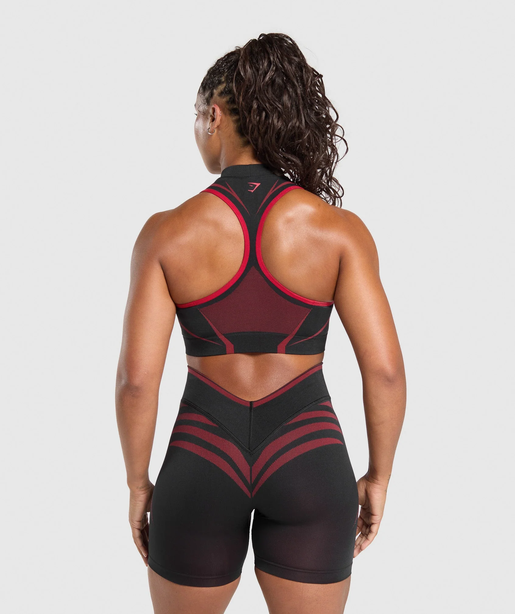 Gymshark Apex Lift Seamless Crop Top - Black/Carmine Red - Image 2