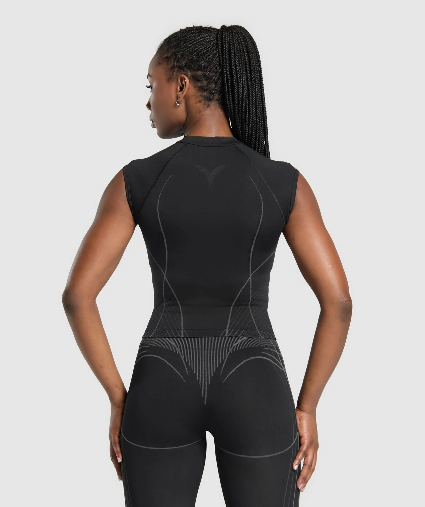 Gymshark Apex Seamless Midi T-Shirt - Black/Graphite Grey - Image 2