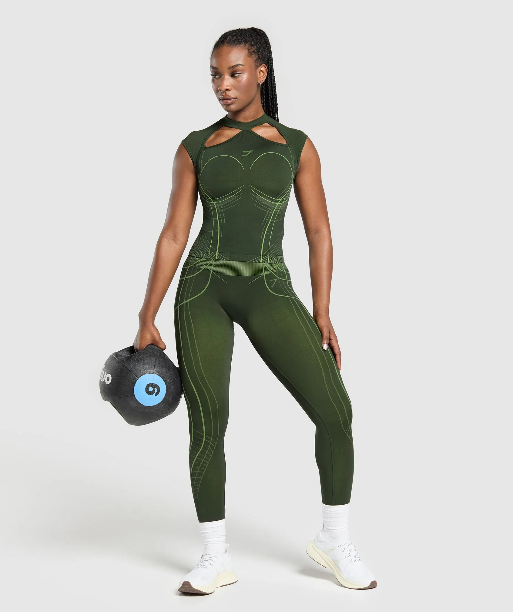 Gymshark Apex Seamless Midi T-Shirt - Trail Green/Energy Gelato Green - Image 3