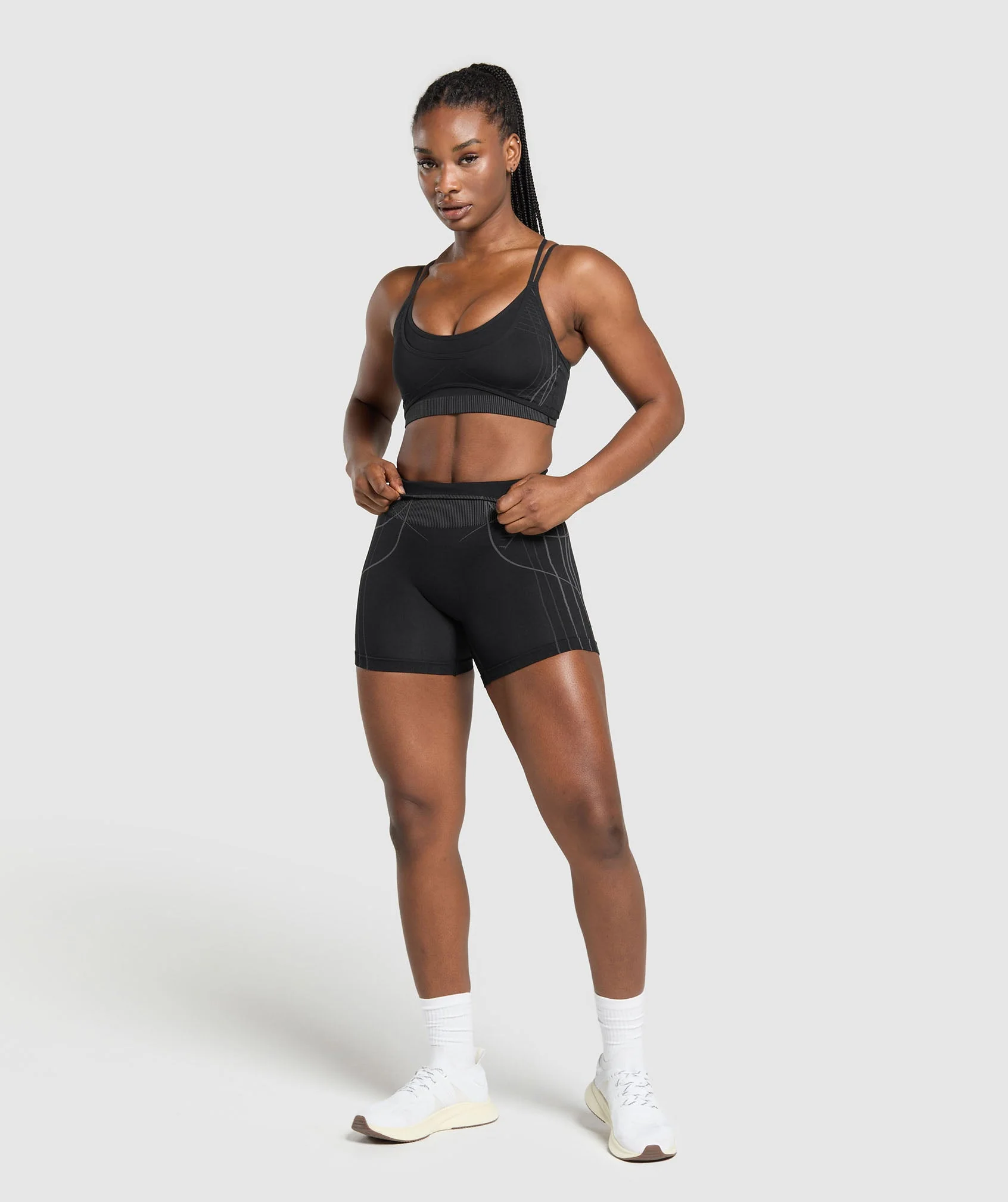 Gymshark Apex Seamless Strappy Sports Bra - Black/Graphite Grey - Image 3