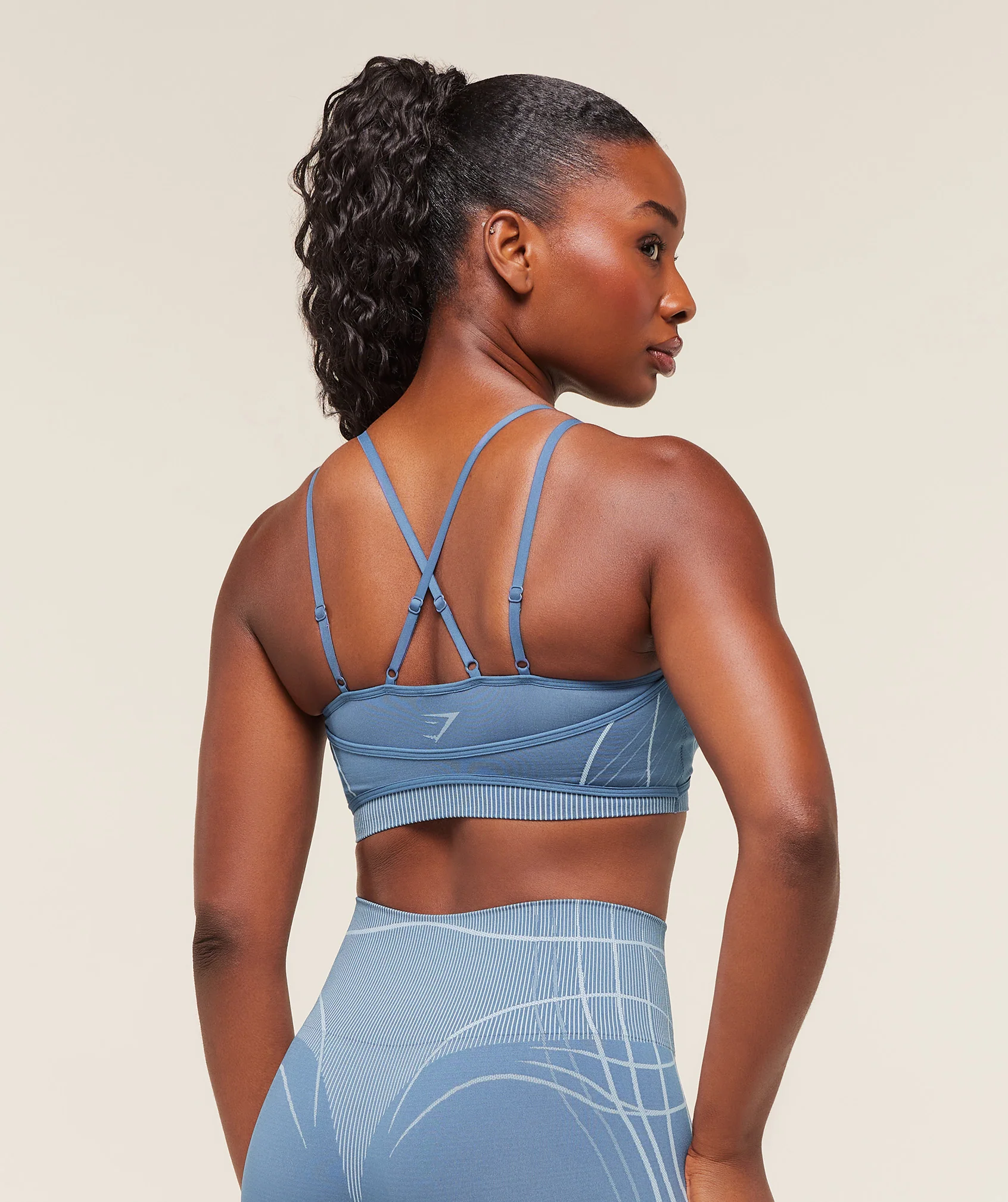 Gymshark Apex Seamless Strappy Sports Bra - Worn Blue/Gentle Blue - Image 2