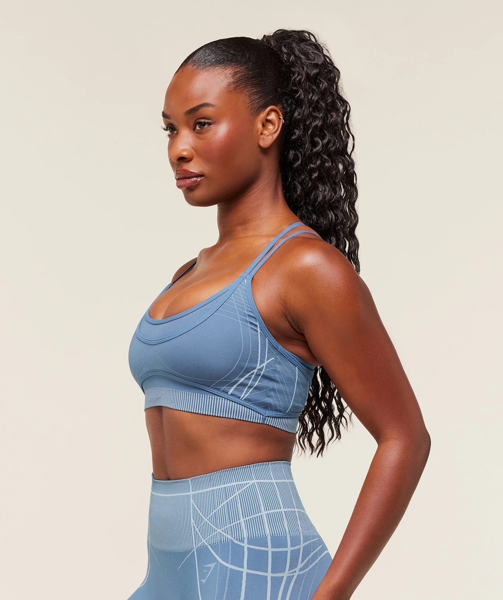 Gymshark Apex Seamless Strappy Sports Bra - Worn Blue/Gentle Blue - Image 3