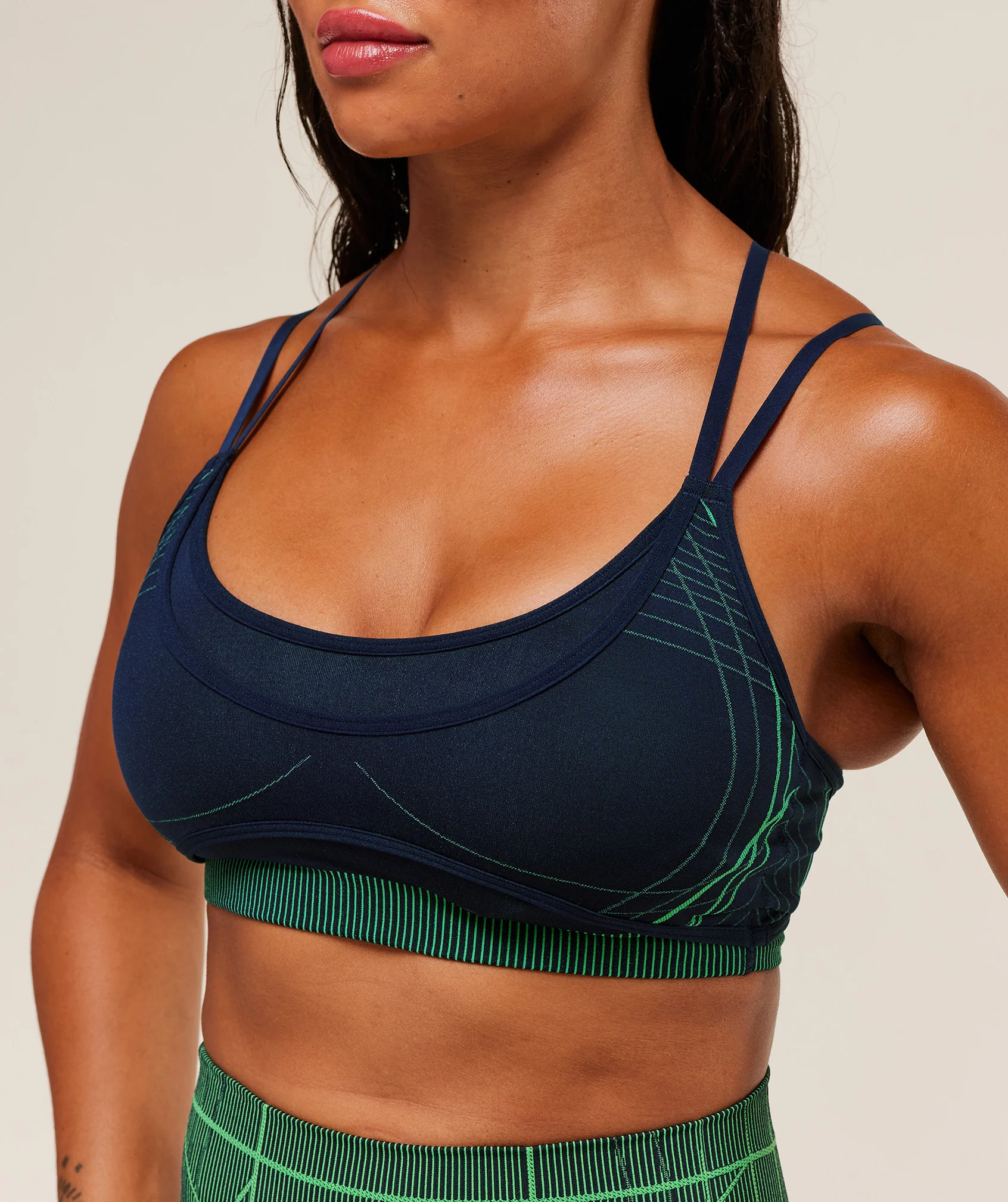 Gymshark Apex Seamless Strappy Sports Bra - Heavy Blue/Active Green - Image 4