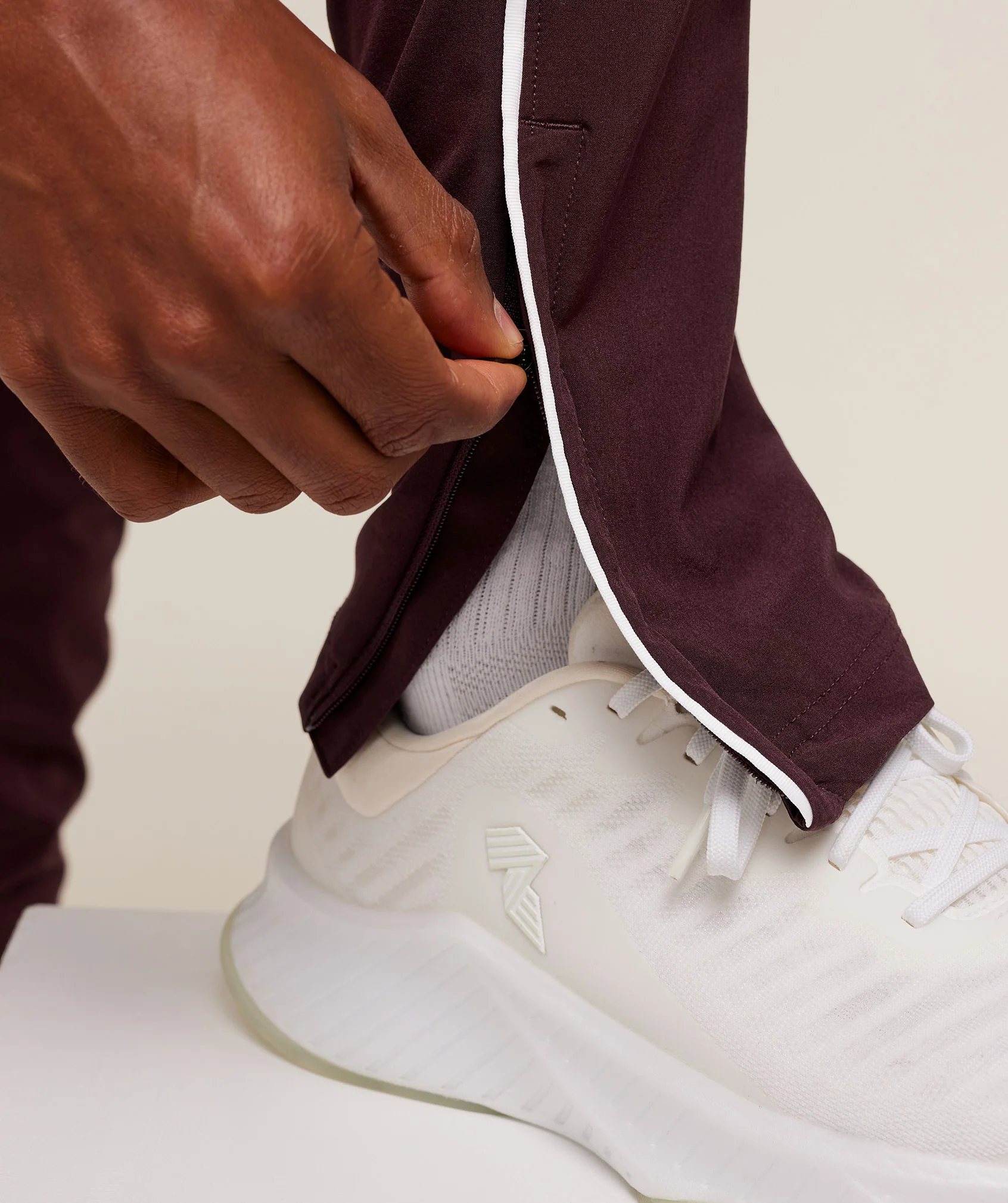Gymshark Arrival Woven Block Joggers - Cherry Purple - Image 7