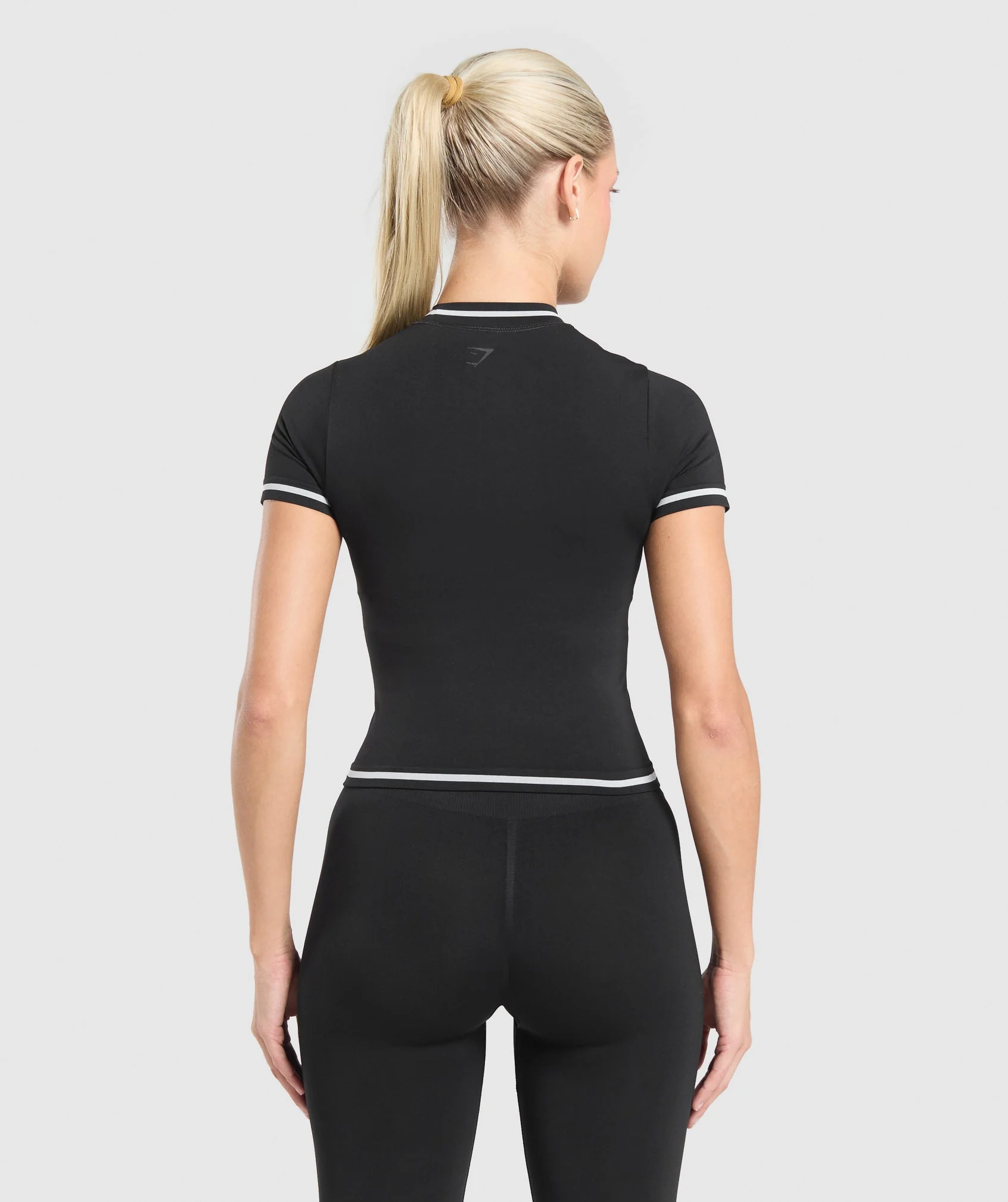 Gymshark Contrast Seamless Midi Tee - Black - Image 2