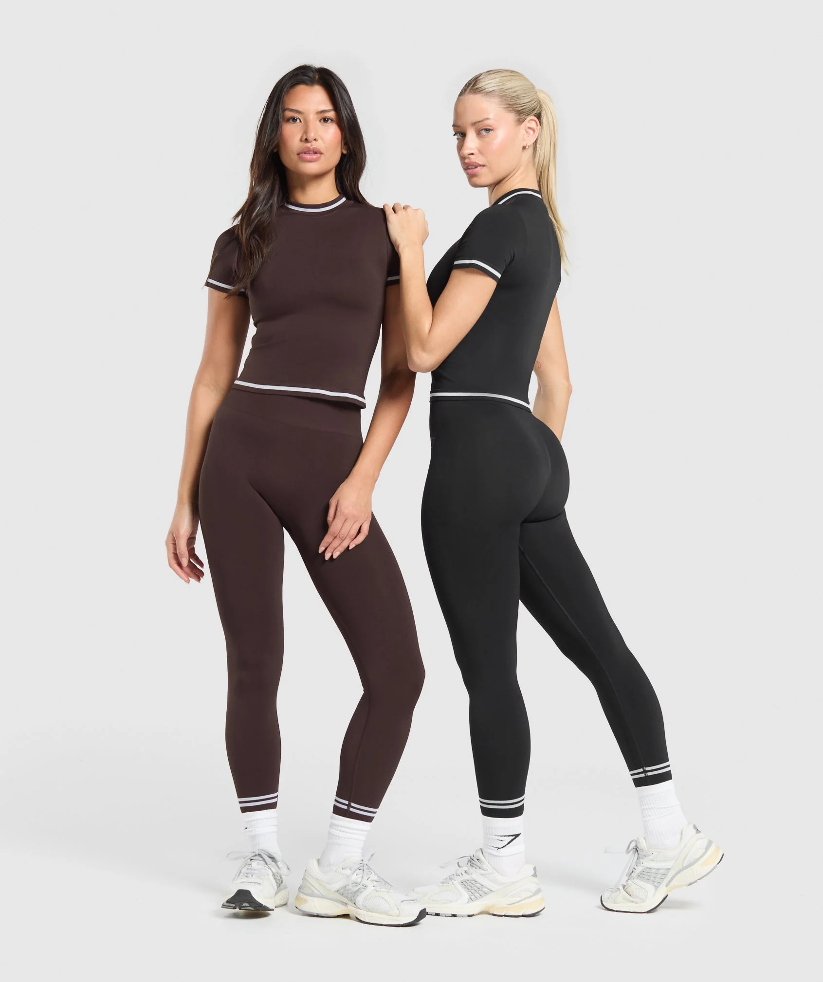 Gymshark Contrast Seamless Midi Tee - Black - Image 4