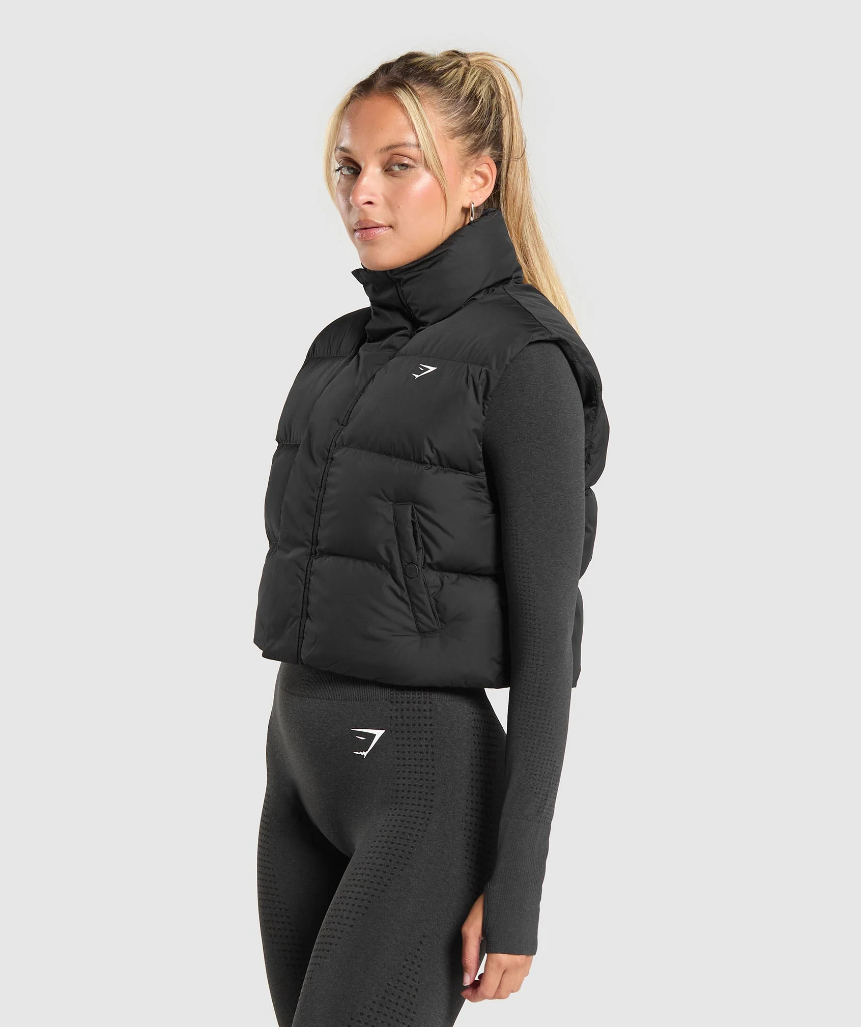 Gymshark Cropped Midi Gilet - Black - Image 3
