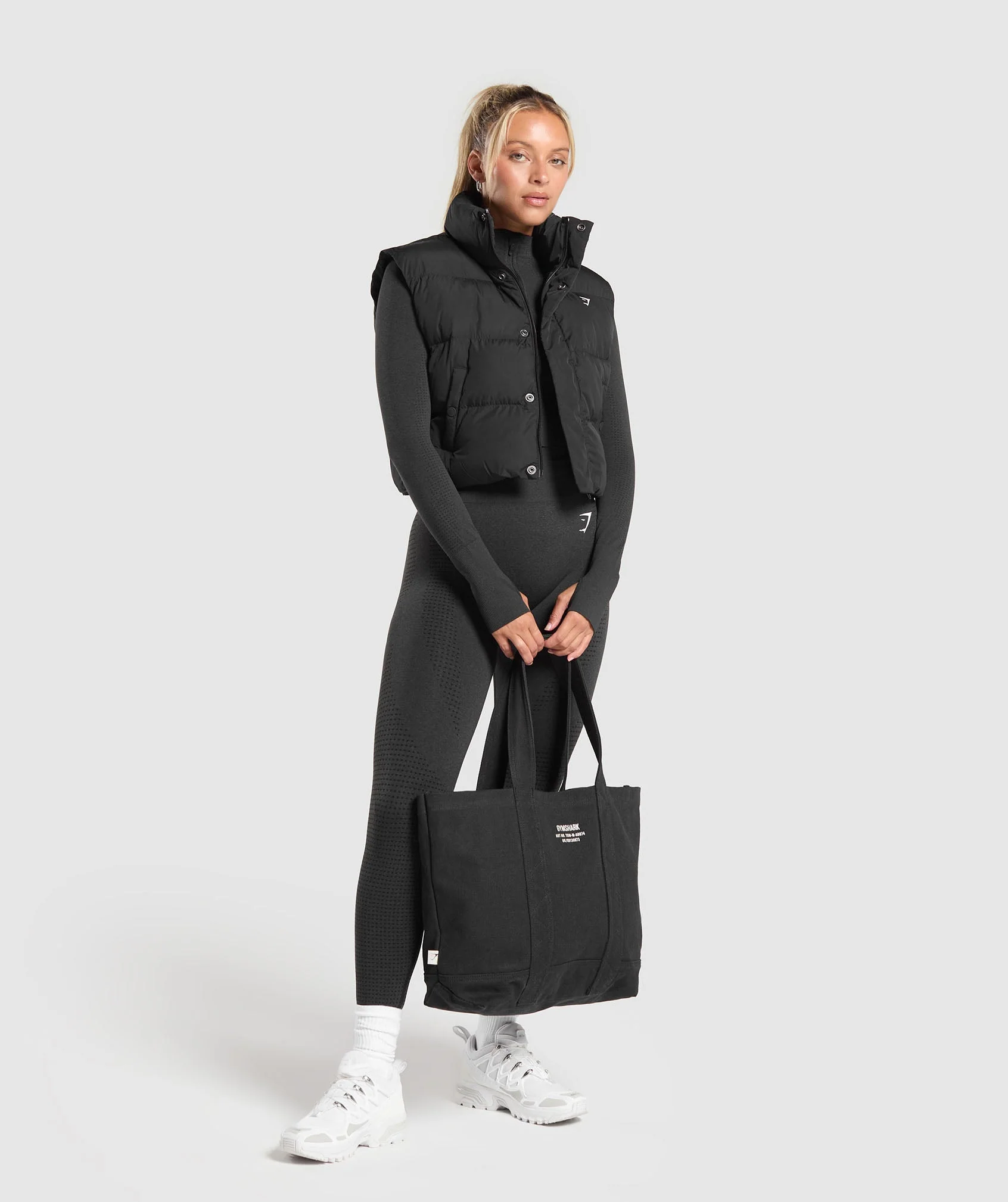 Gymshark Cropped Midi Gilet - Black - Image 4