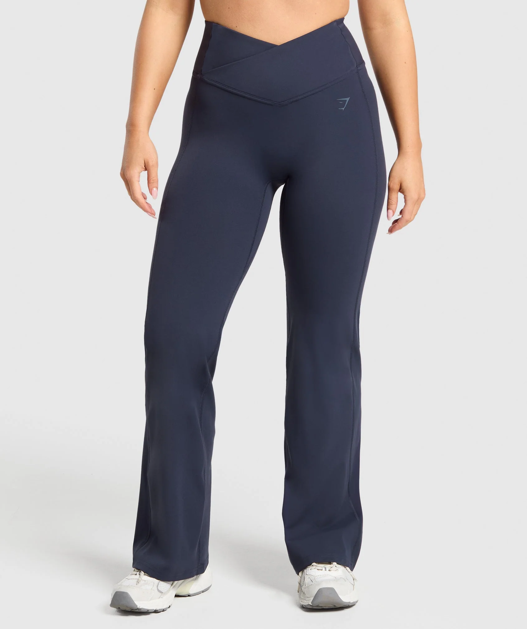 Gymshark Crossover Flared Leggings - Heavy Blue