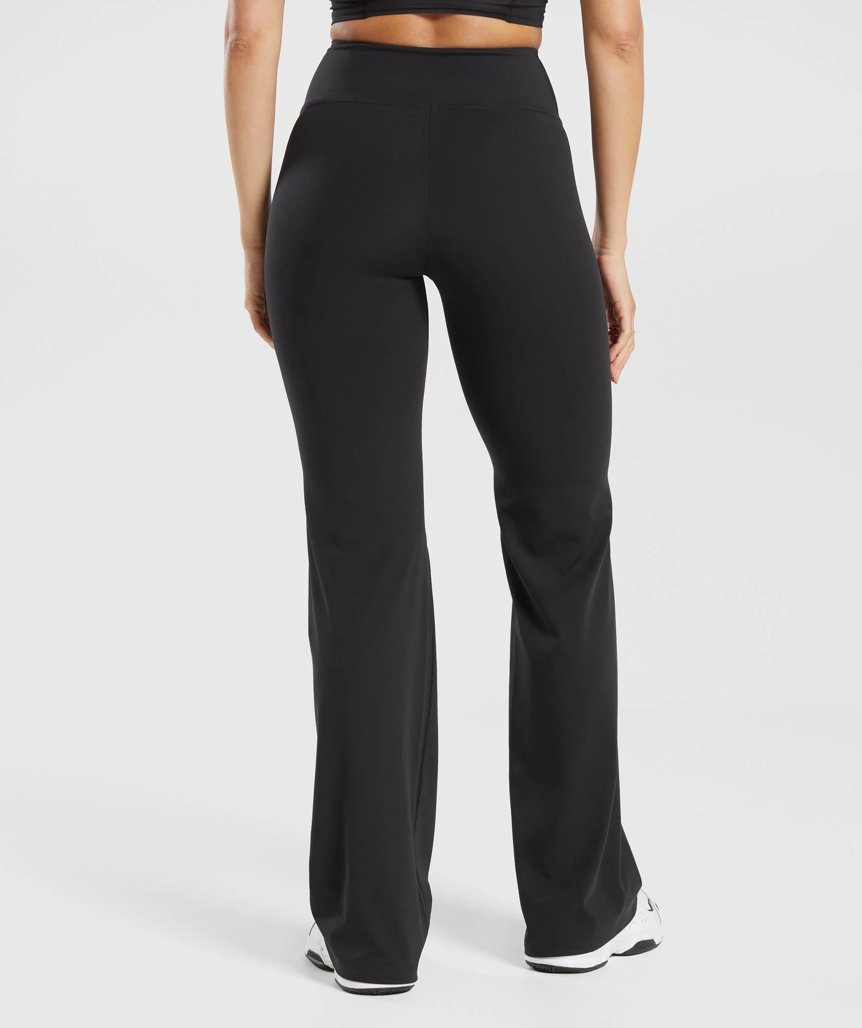 Gymshark Crossover Regular Flared Leggings - Black - Image 2