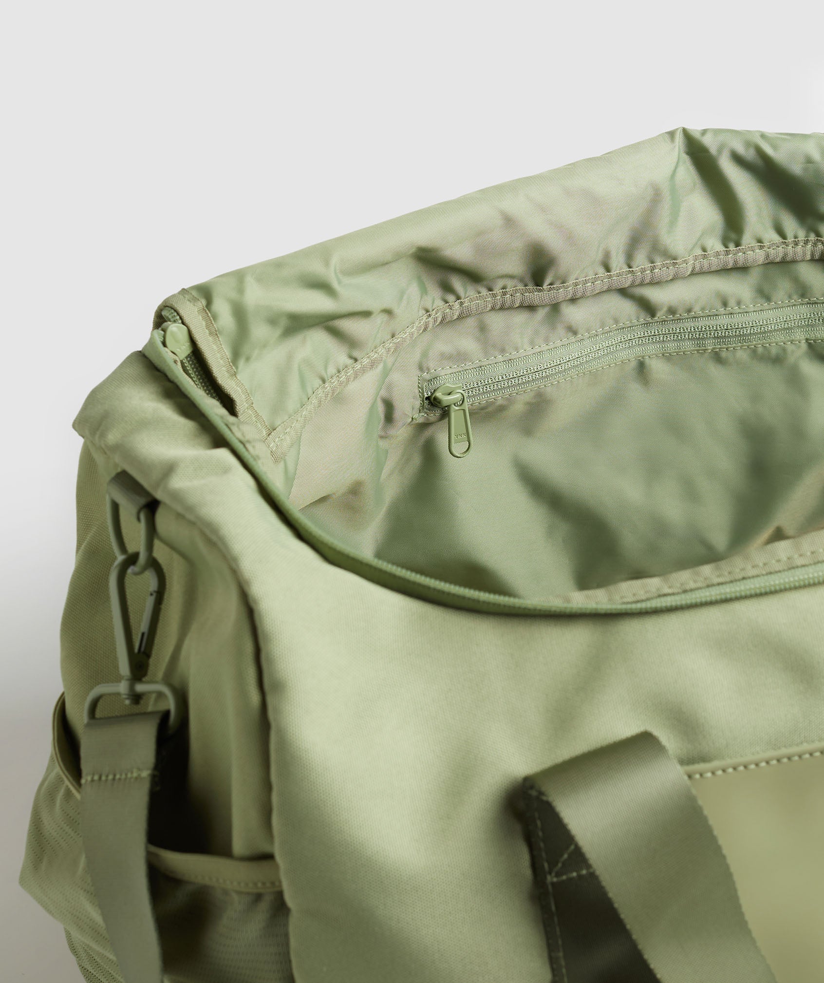 Gymshark Everyday Holdall Medium - Natural Sage Green - Image 4