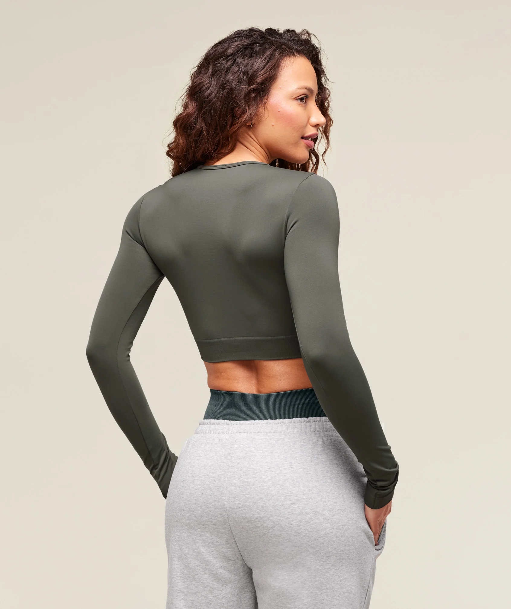 Gymshark Everyday Seamless Long Sleeve Crop Top - Strength Green - Image 2
