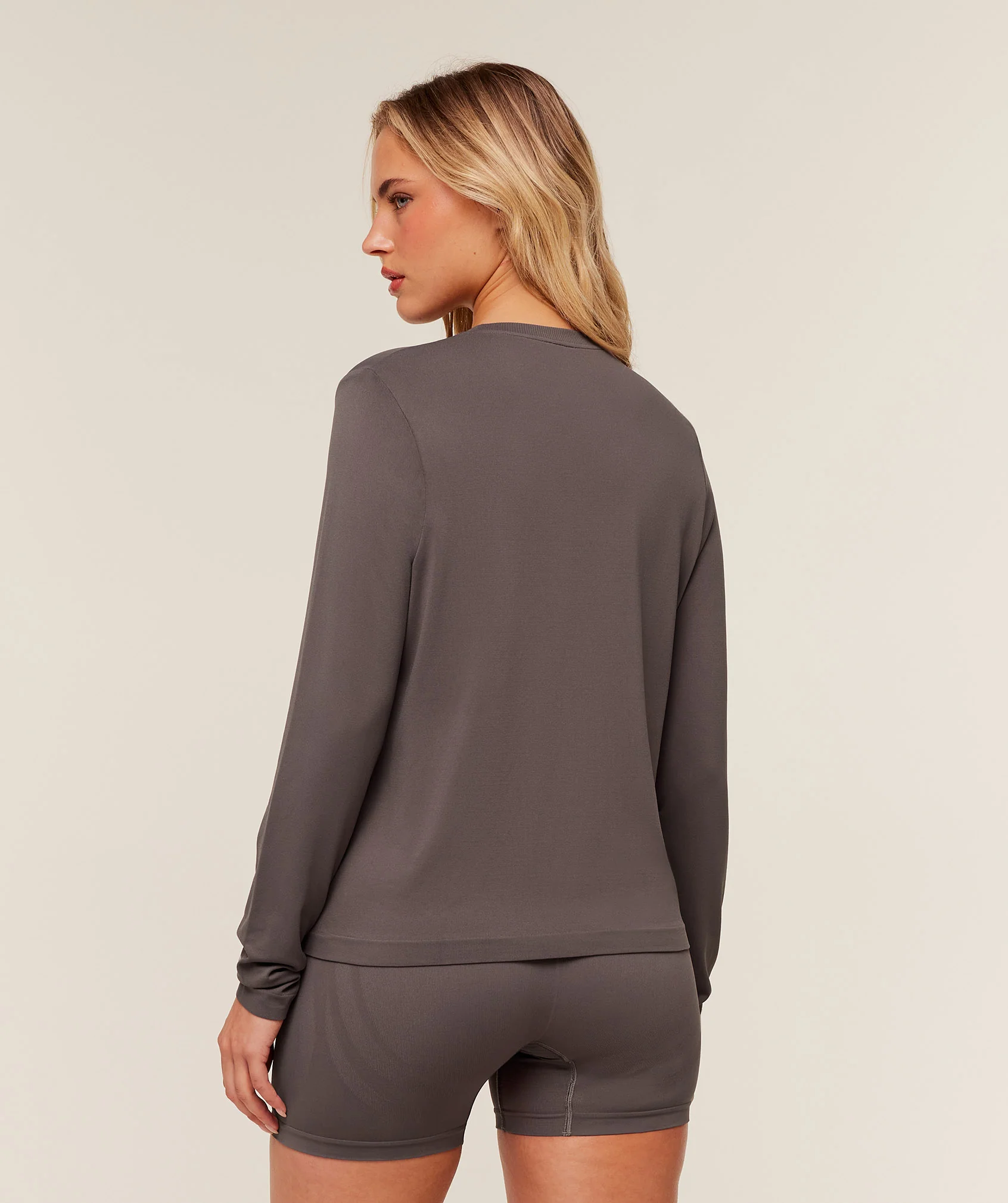 Gymshark Everyday Seamless Long Sleeve Top - Cool Brown - Image 3
