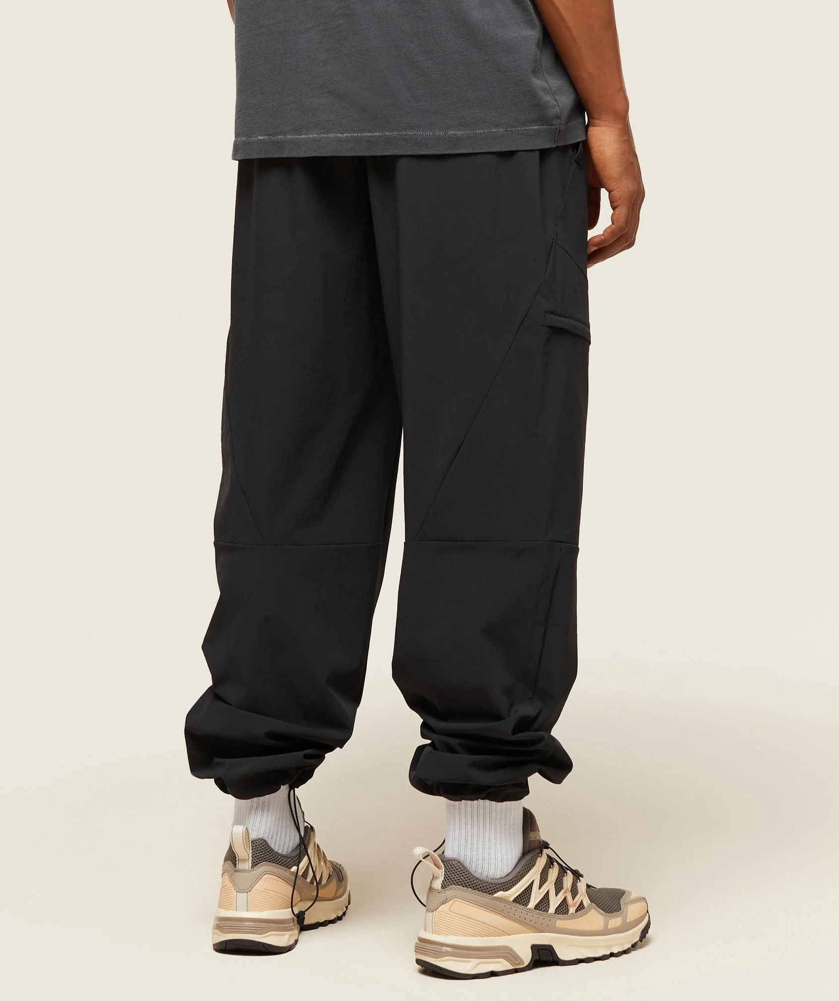 Gymshark everywear Cargo Pants - Black - Image 3