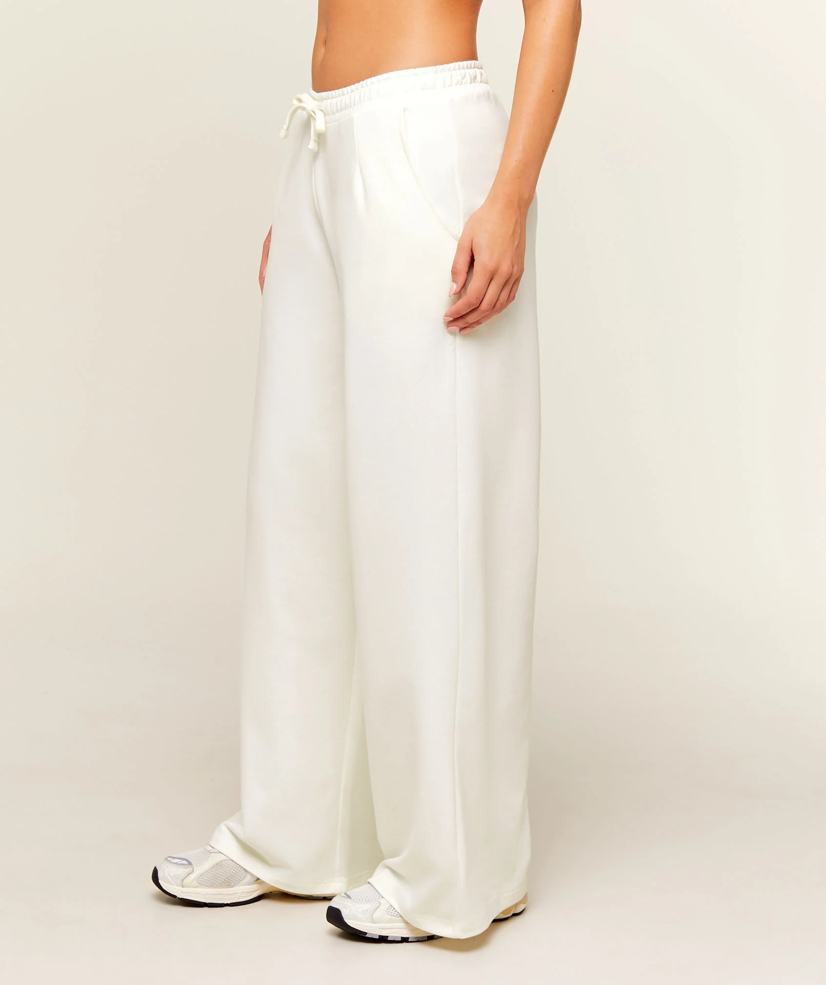 Gymshark Lightweight Wide Leg Pants Regular - Soft White - Image 4