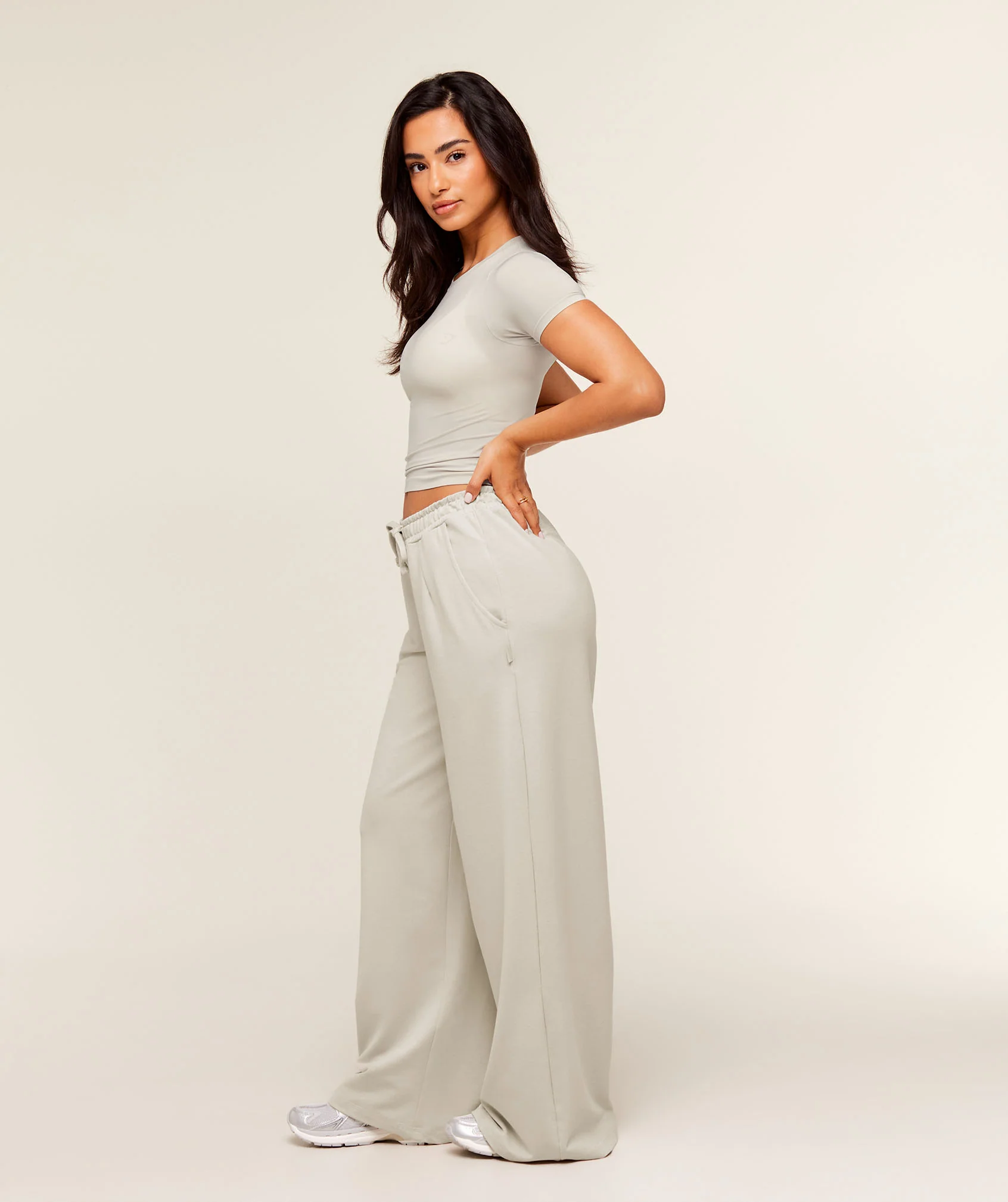 Gymshark Lightweight Wide Leg Pant Short - Pebble Grey - Image 5