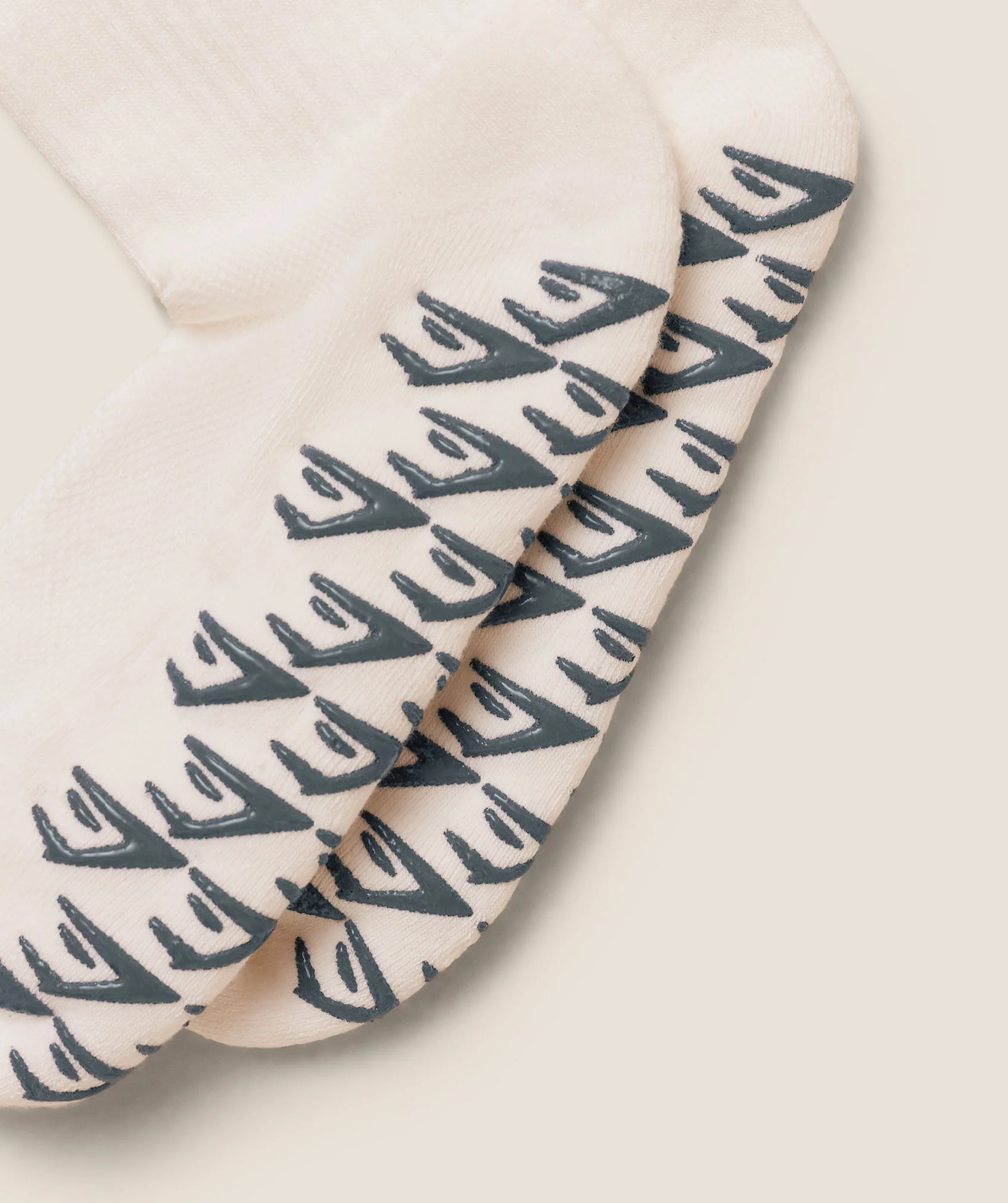 Gymshark Frill Pilates Midi Sock - Soft White/Iron Blue - Image 2