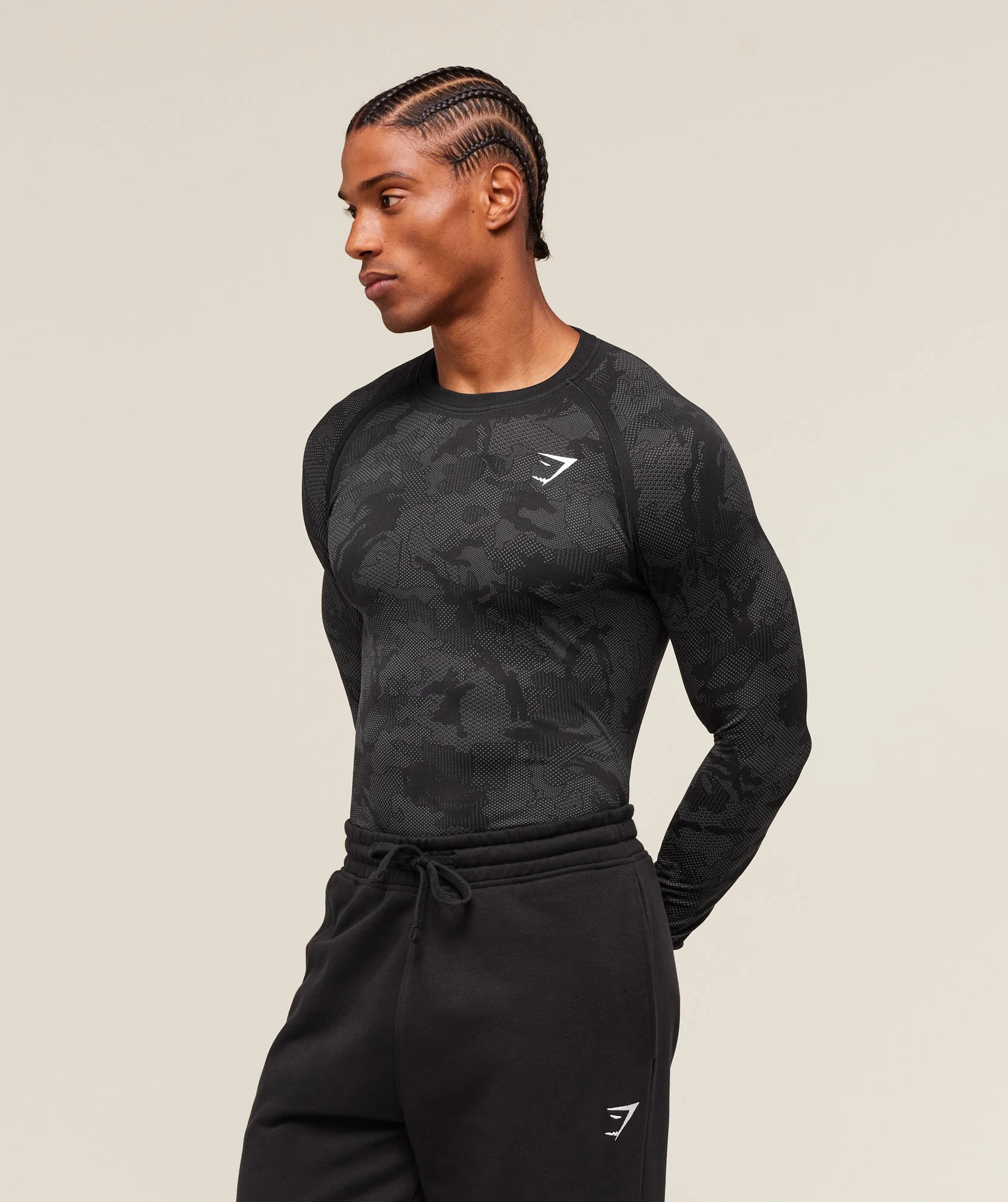 Gymshark Geo Seamless Long Sleeve T-Shirt - Black/Charcoal Grey - Image 3