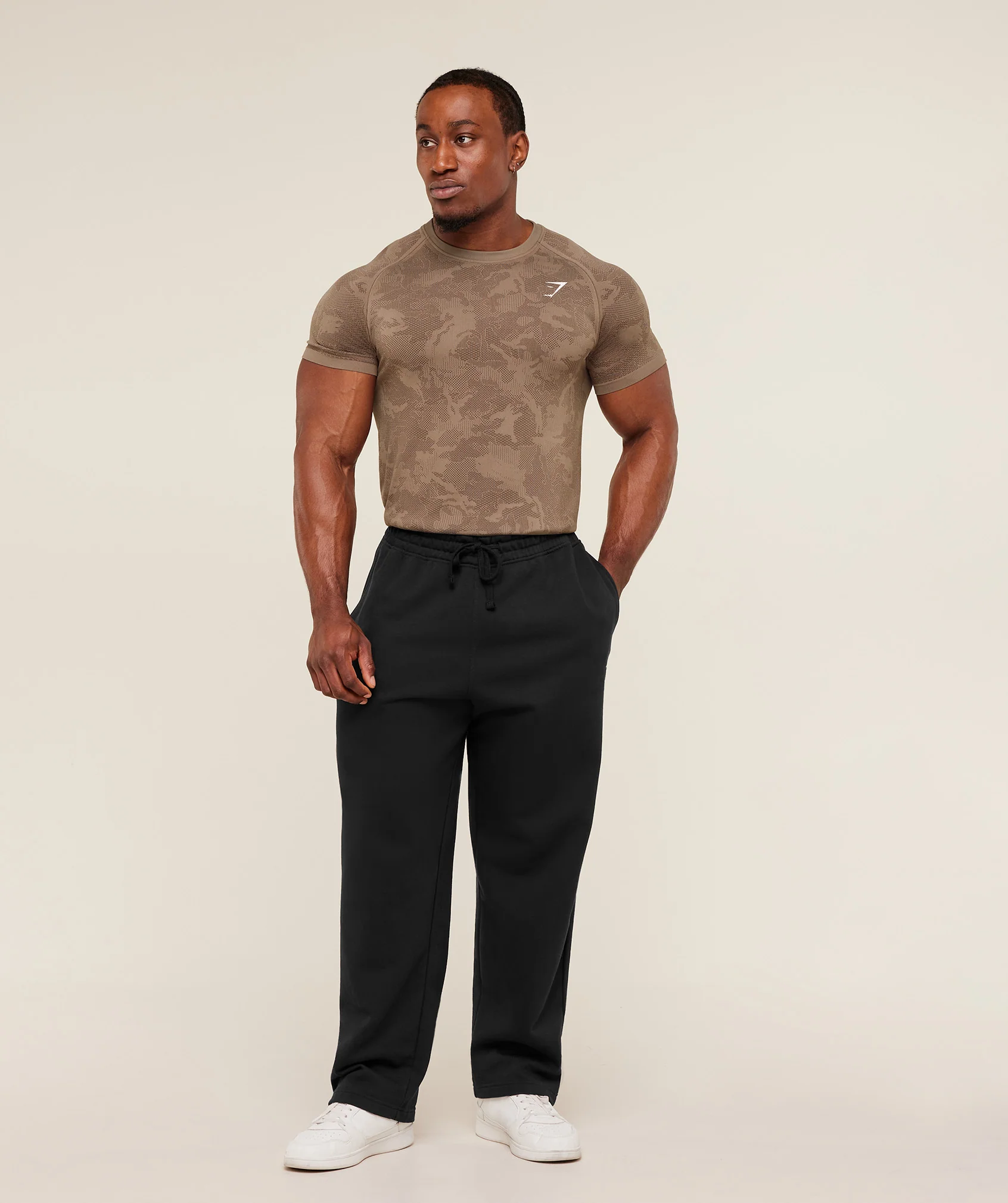 Gymshark Geo Seamless T-Shirt -  Lifestyle Brown /  Archive Brown - Image 7