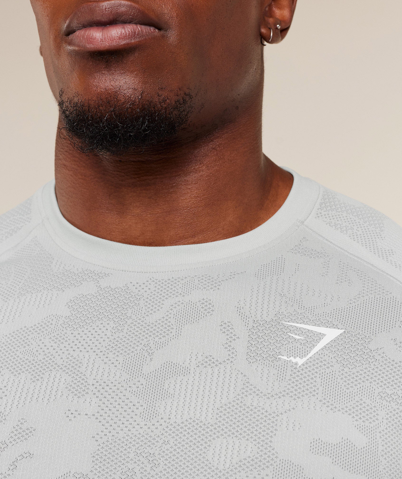 Gymshark Geo Seamless T-Shirt - Light Grey/Smokey Grey - Image 6