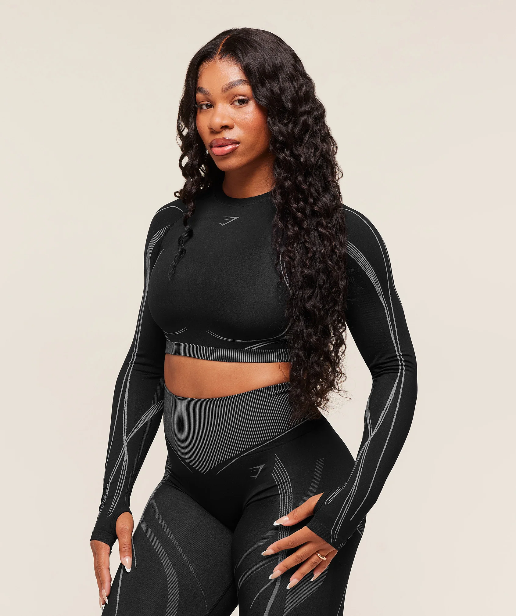 Gymshark x Analis Seamless Long Sleeve Crop Top - Black/Silver Grey - Image 2
