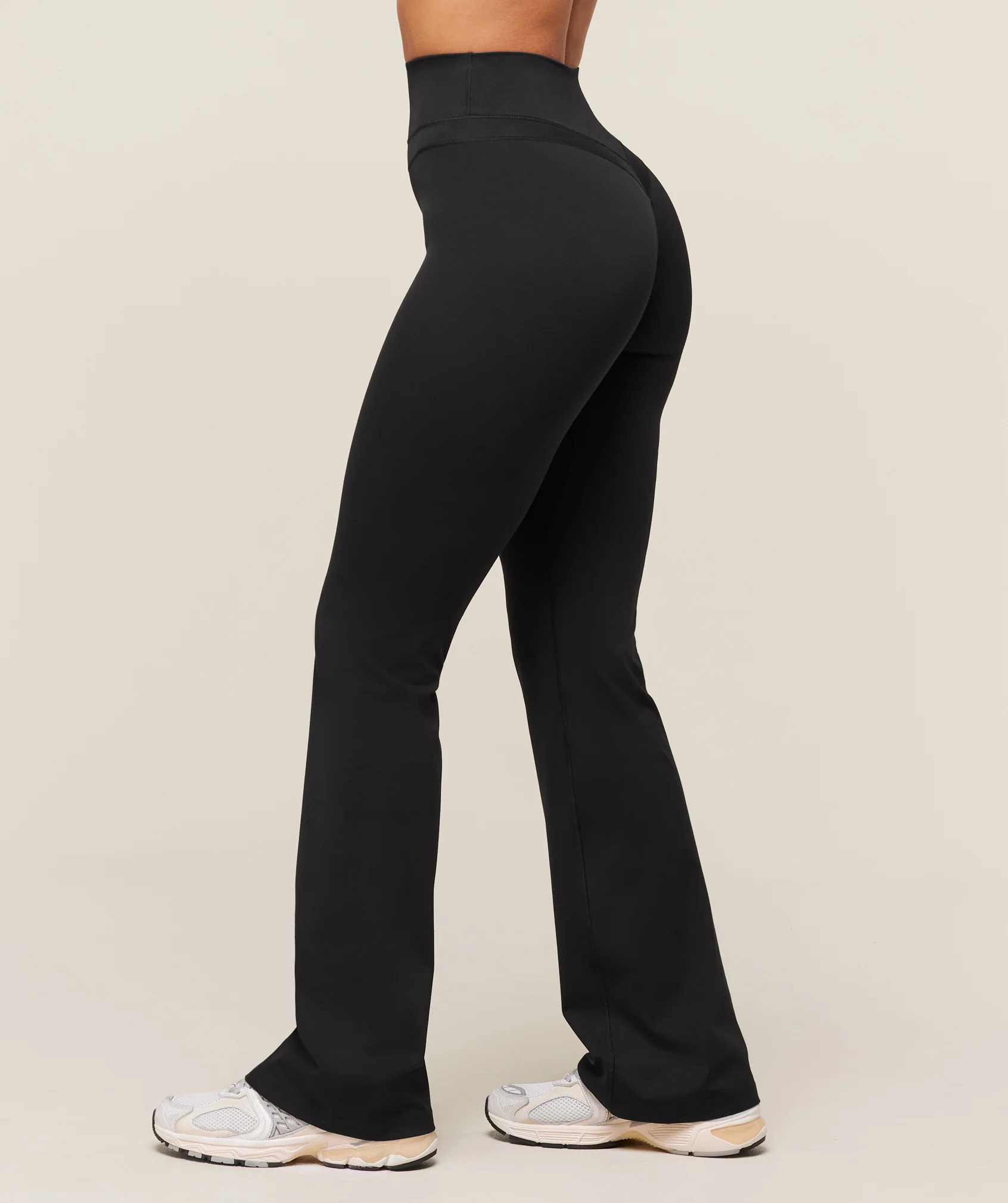 Gymshark Whitney Regular Flared Legging - Black - Image 7