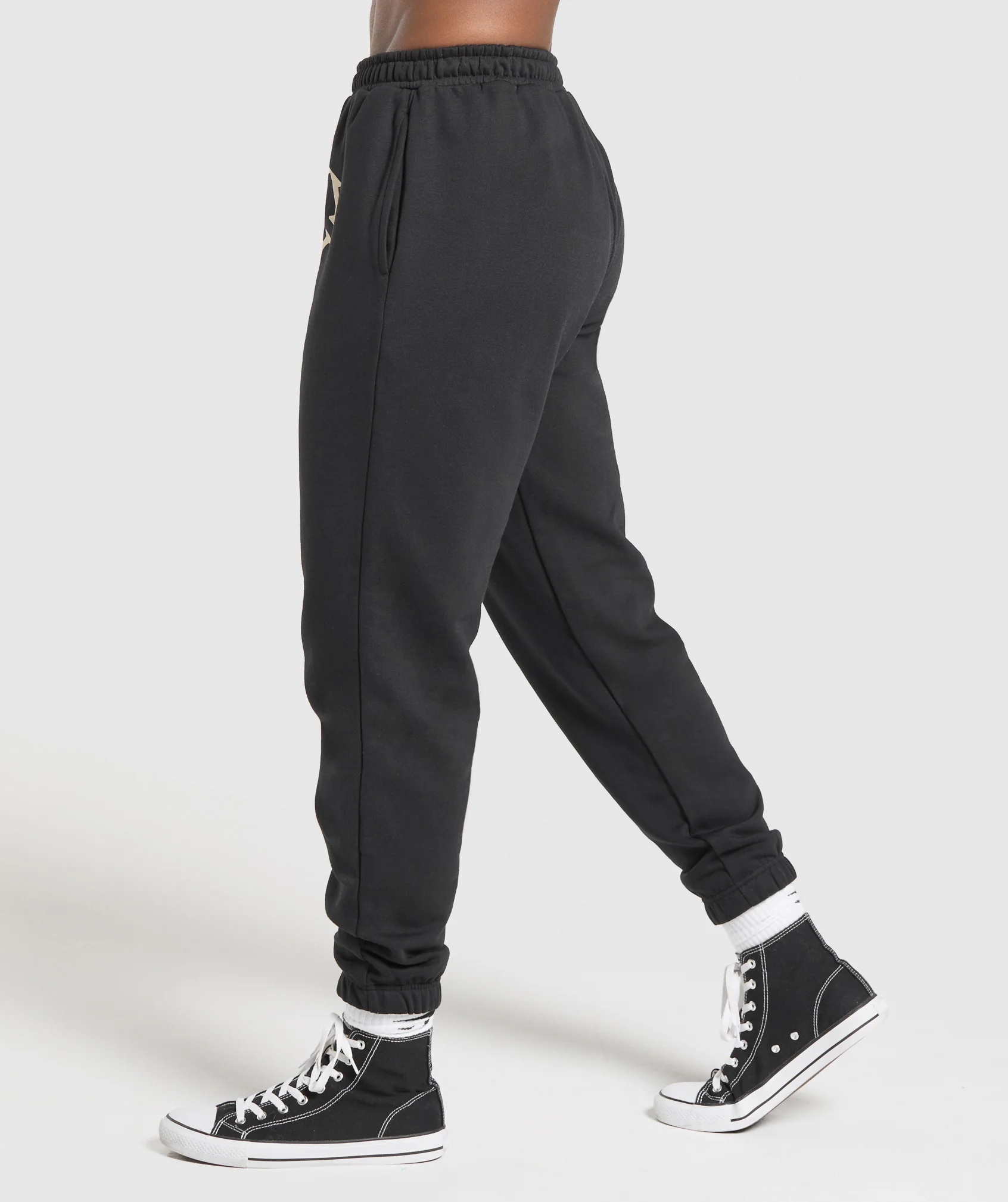Gymshark Heavy Duty Graphic Loopback Joggers - Black - Image 3