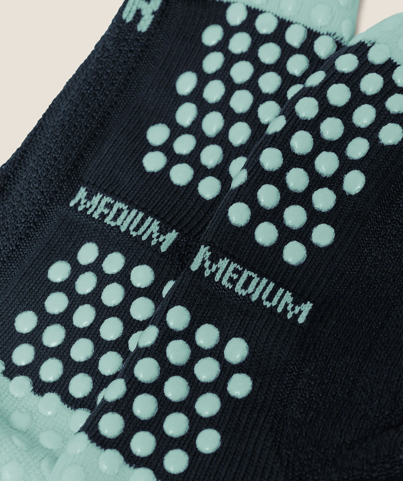 Gymshark Hybrid Training Grip Socks Single - Black/Pop Turquoise - Image 4