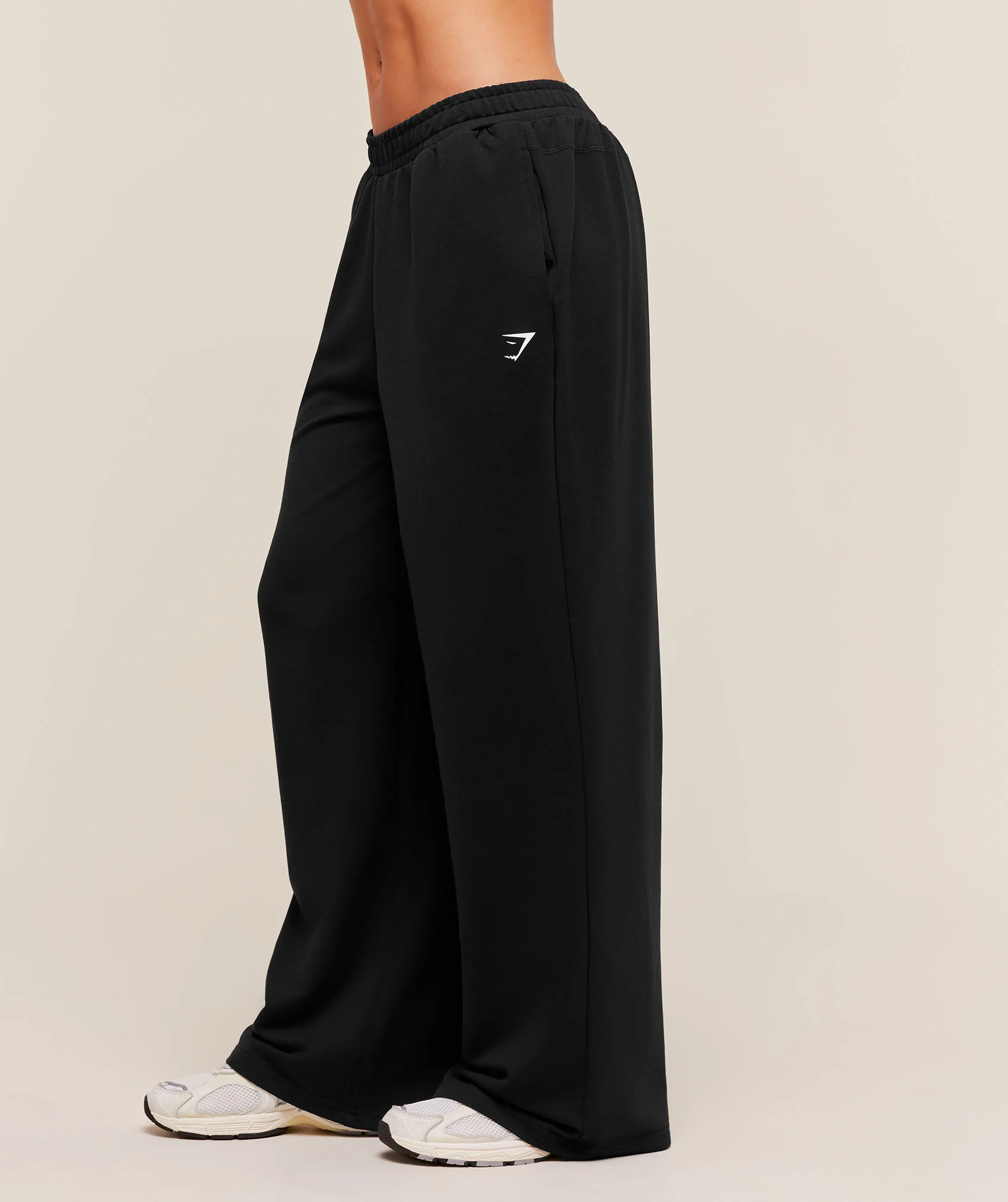 Gymshark Lifting Dipped Waistband Pants - Black - Image 3