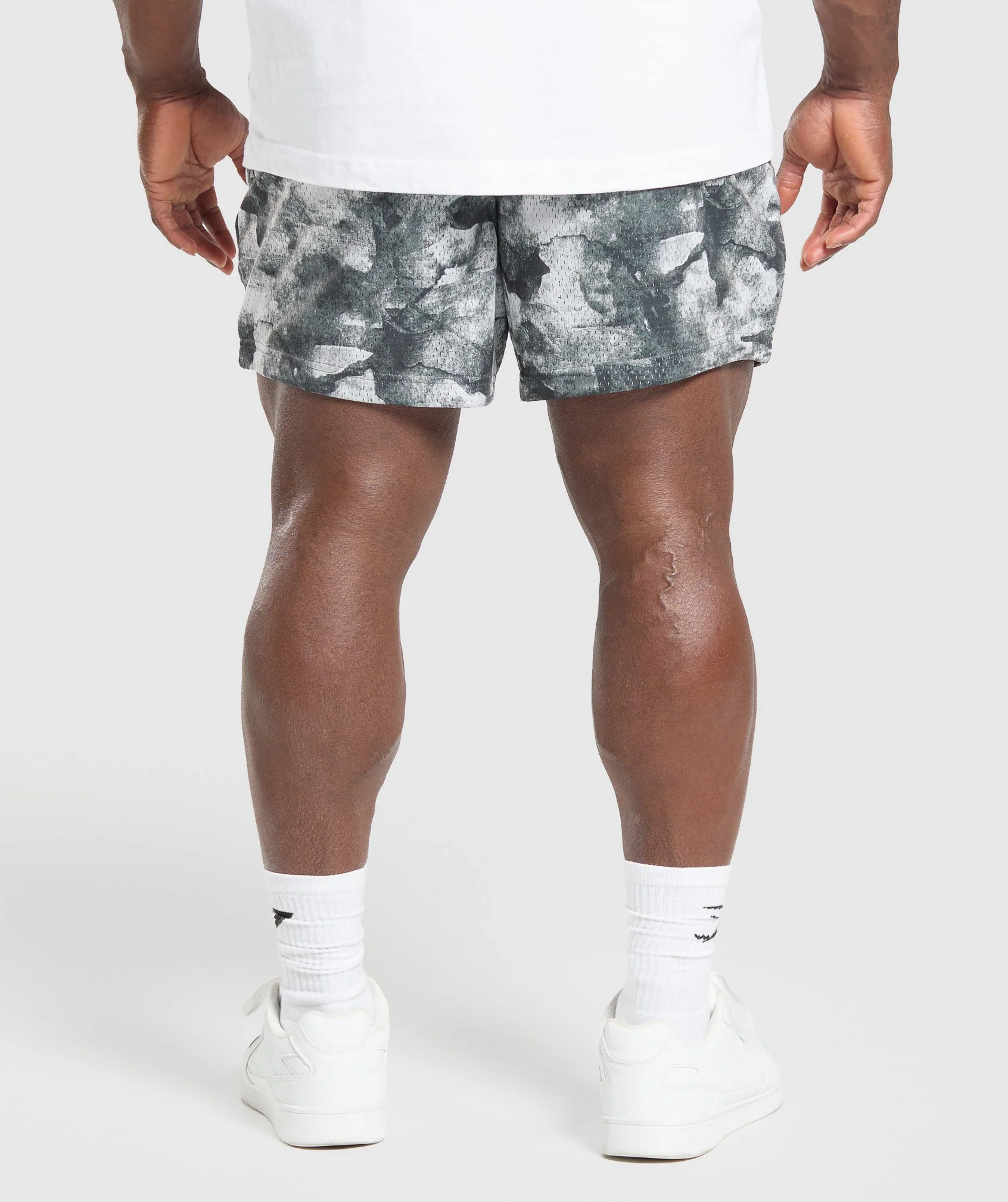 Gymshark Lifting Mesh 5" Shorts - Metal Grey - Image 2