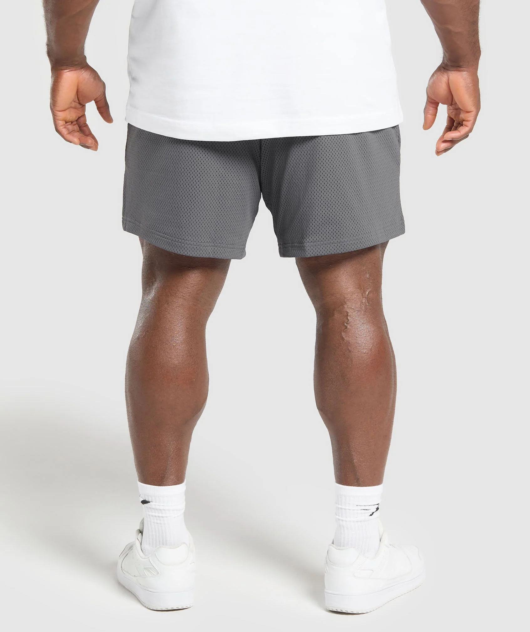 Gymshark Lifting Mesh 7" Shorts - Pitch Grey - Image 2