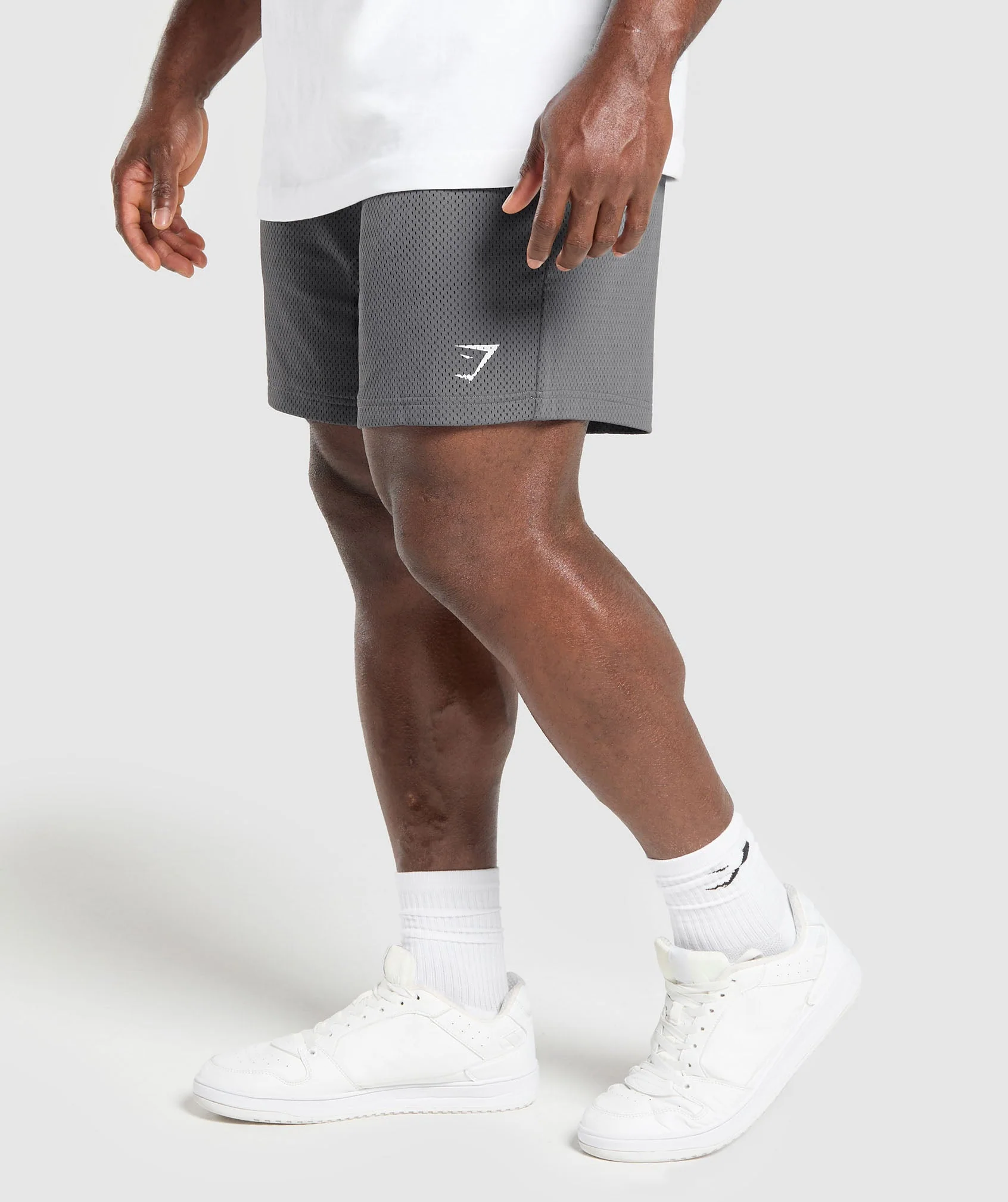 Gymshark Lifting Mesh 7" Shorts - Pitch Grey - Image 3