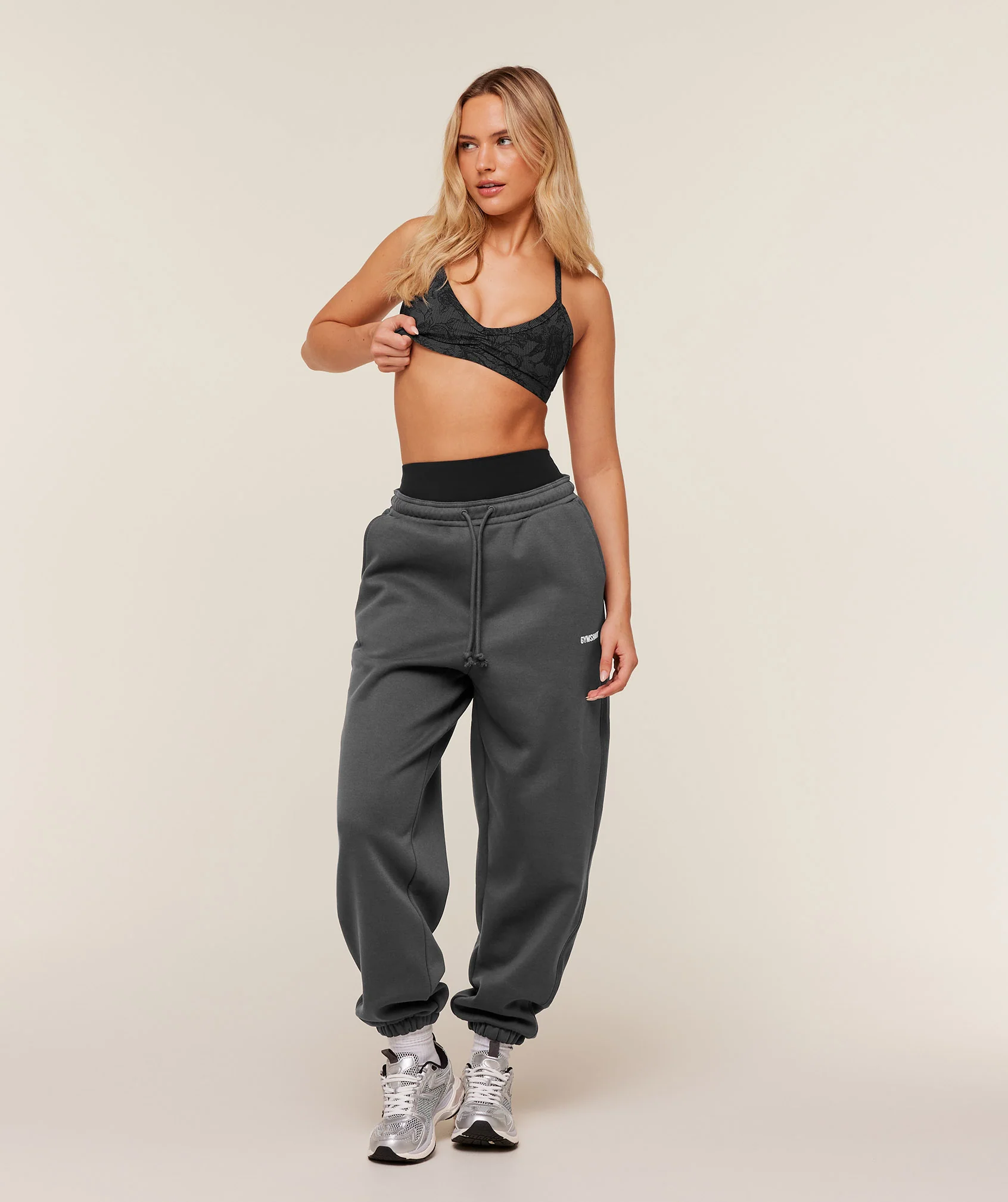 Gymshark Minimal Sports Bra - Black/Grey - Image 6