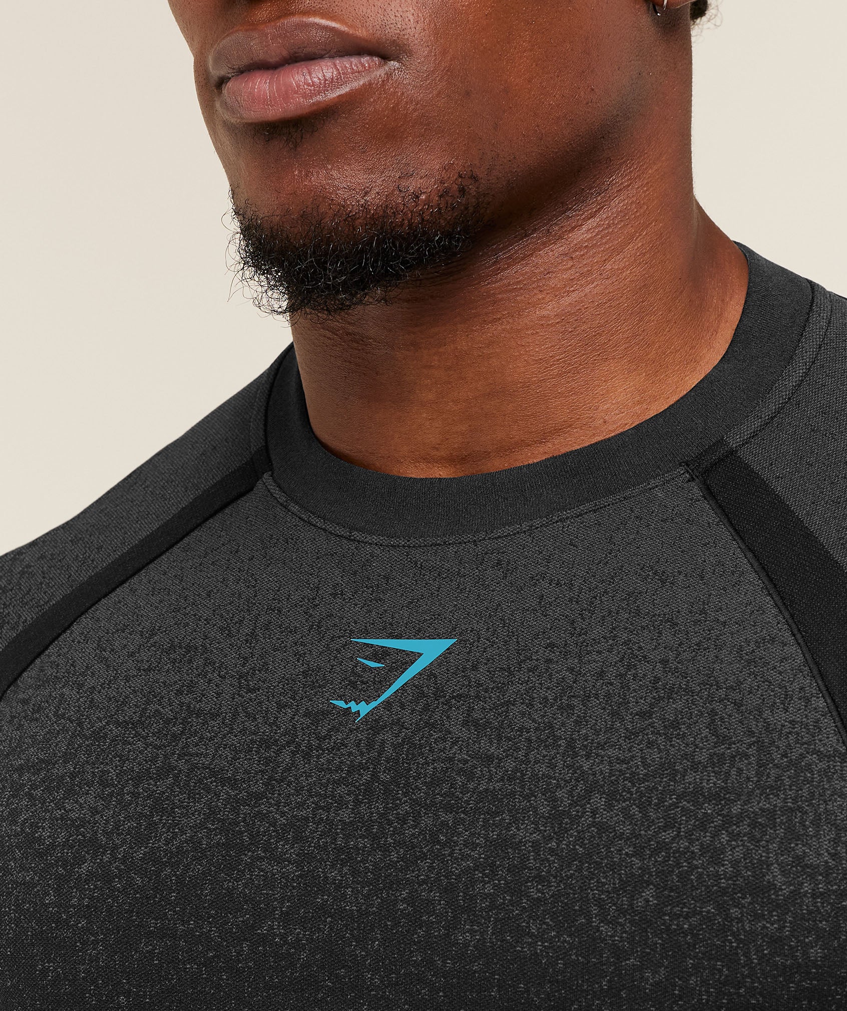Gymshark Shadow Seamless Long Sleeve T-Shirt - Black/Brand Blue - Image 4