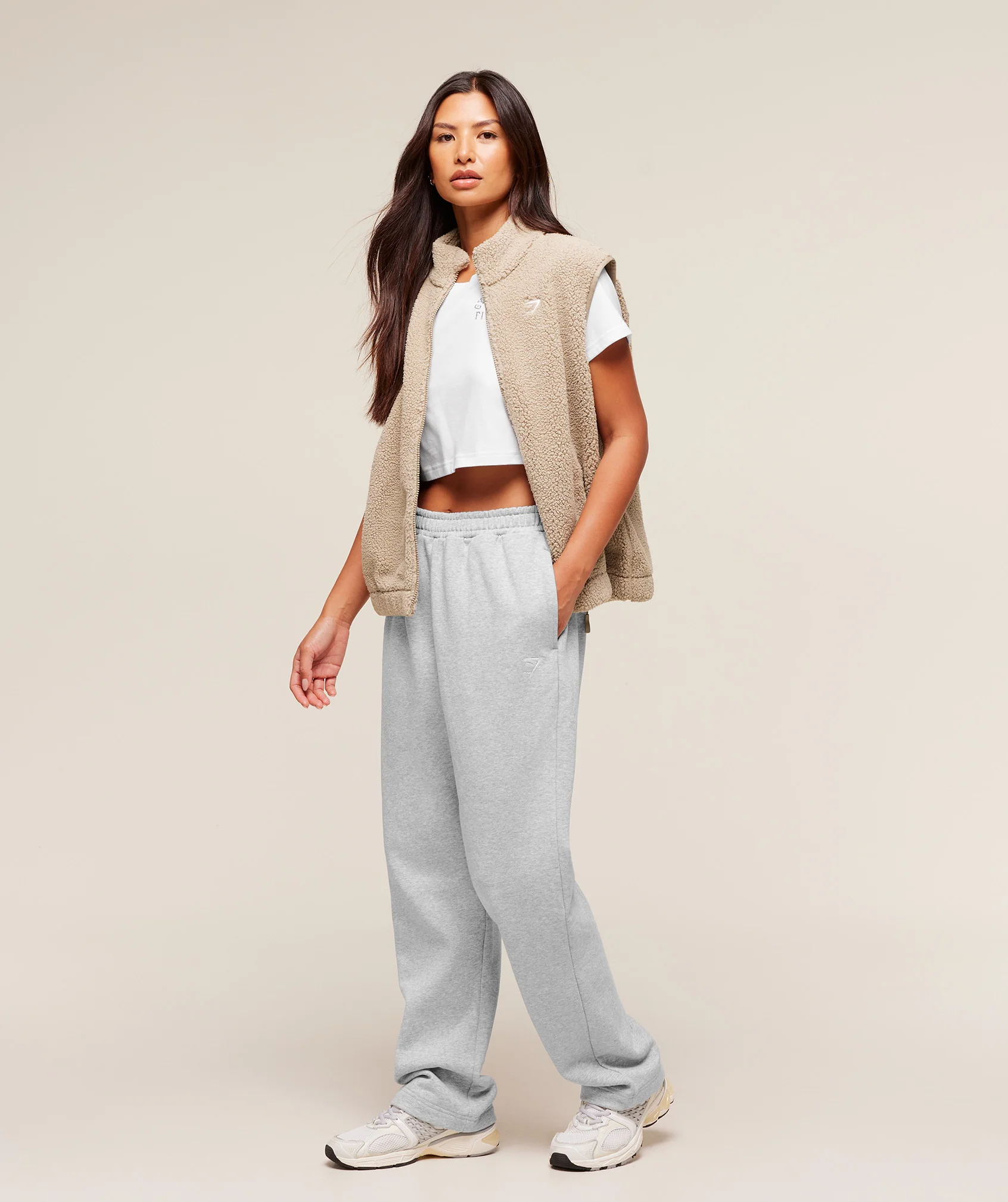 Gymshark Sherpa Gilet - Cement Brown - Image 4