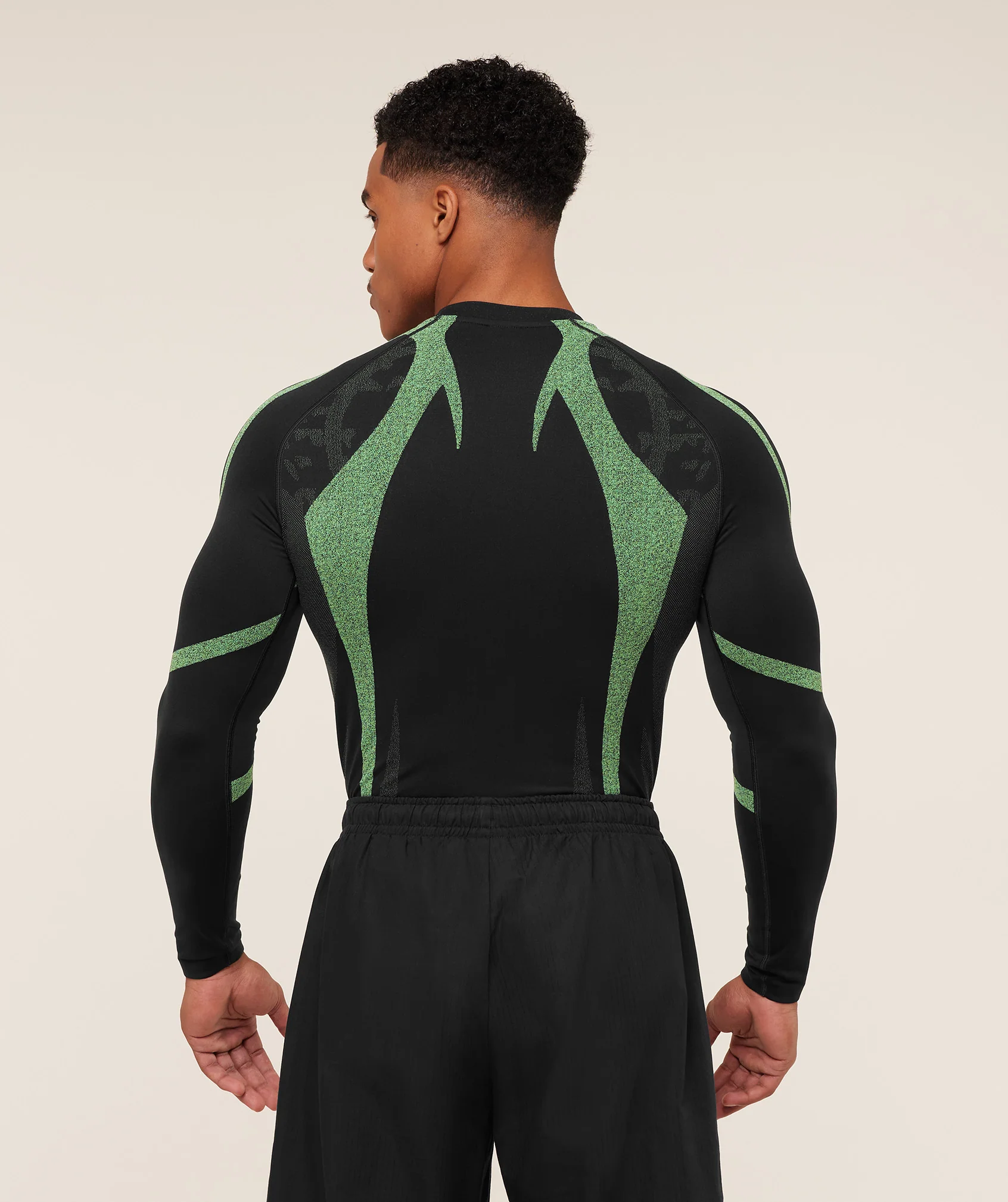 Gymshark Storm Seamless Long Sleeve T-Shirt - Black/Active Green - Image 2