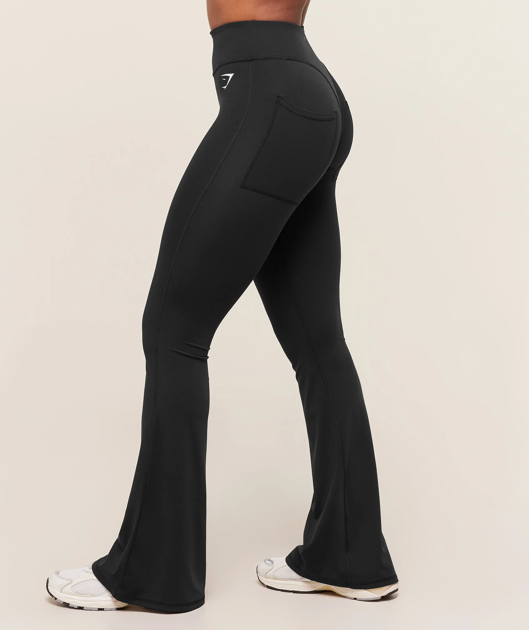 Gymshark Superset Back Pocket Flared Leggings - Black - Image 3