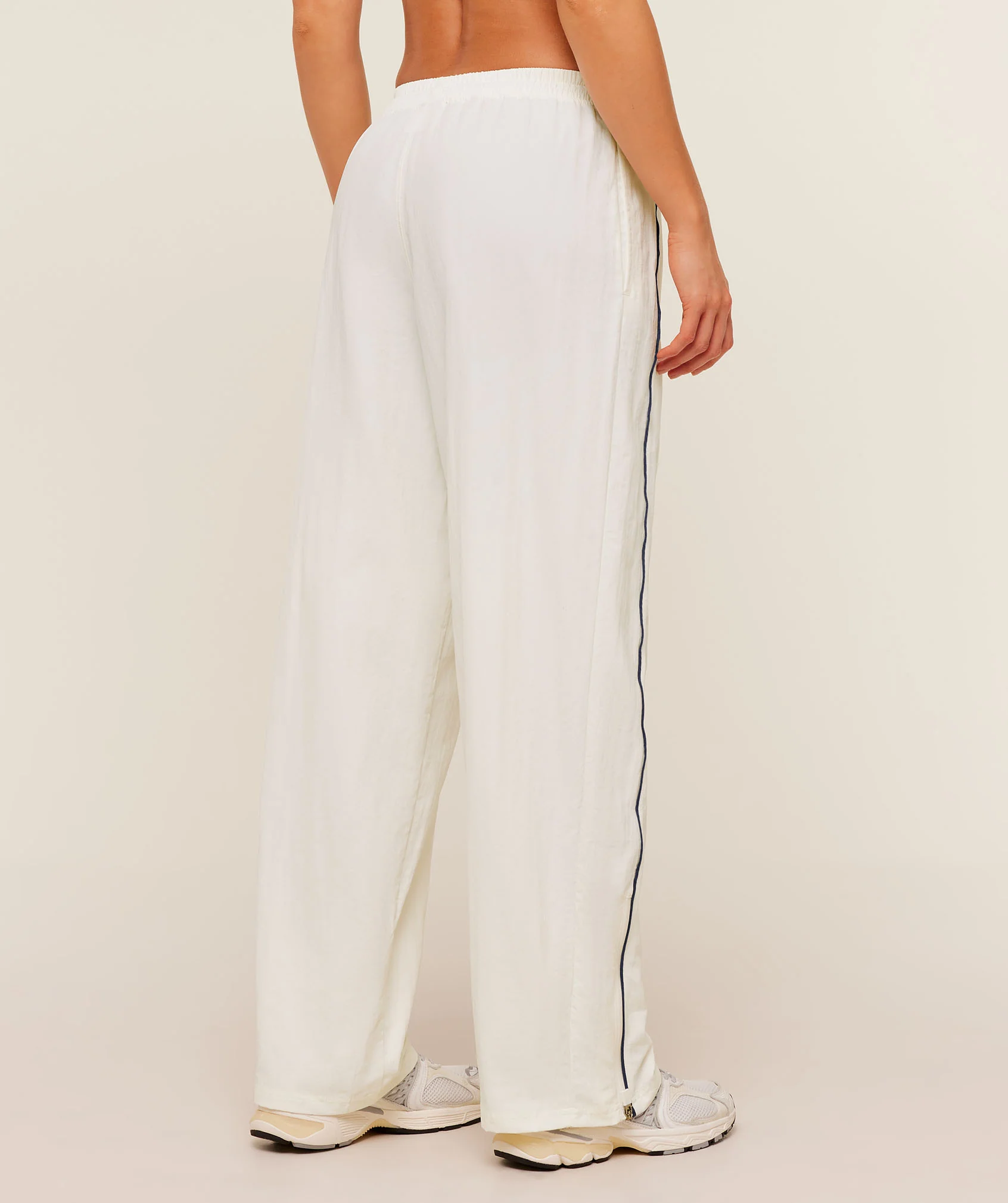 Gymshark To From Pants - Soft White/Stealth Blue - Image 2