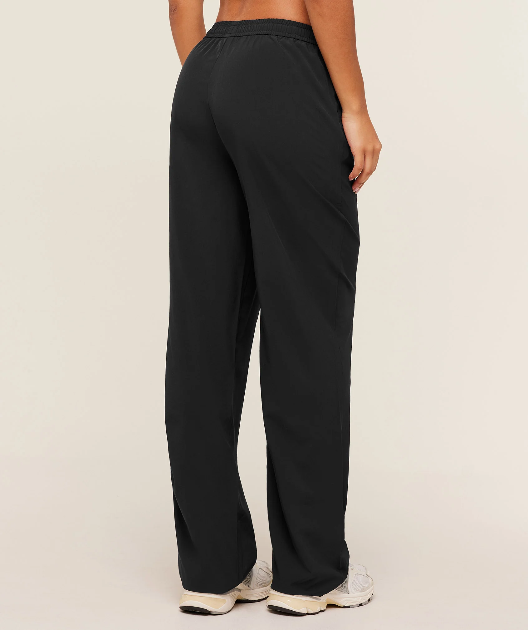 Gymshark Training Everyday Woven Straight Leg Tall Pants - GS Black - Image 2