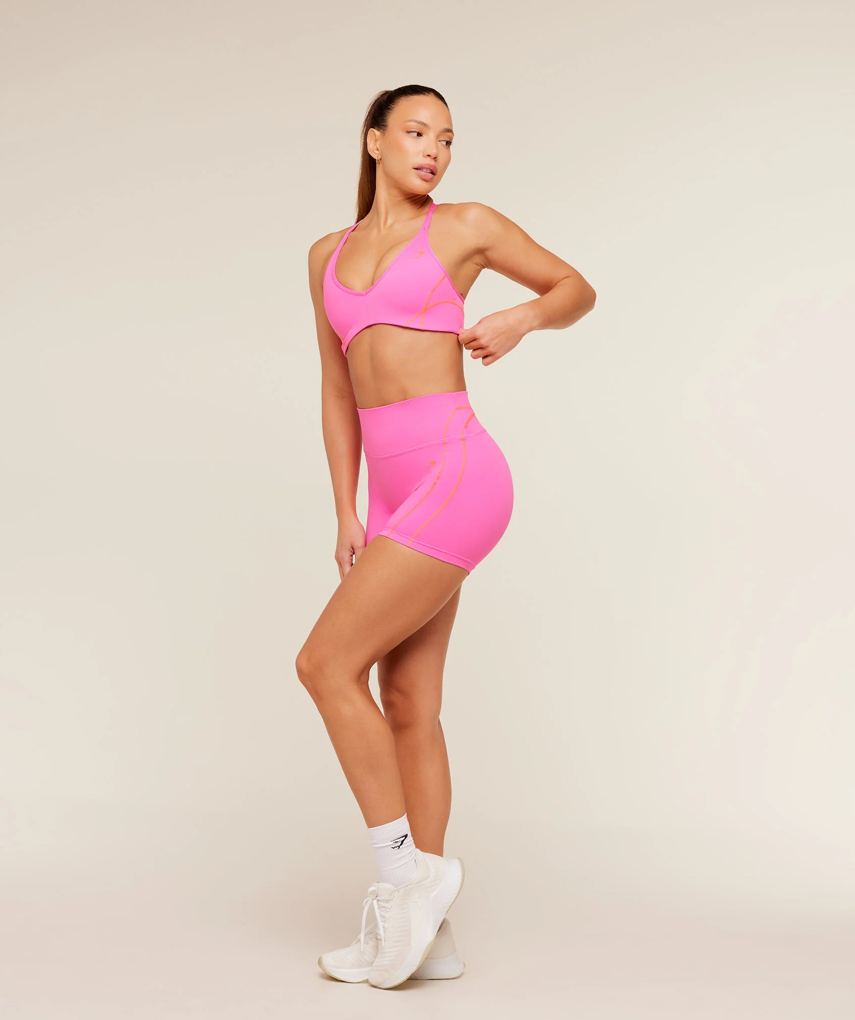 Gymshark Volt Light Support Sports Bra - Electric Pink/Dayglow Peach - Image 6