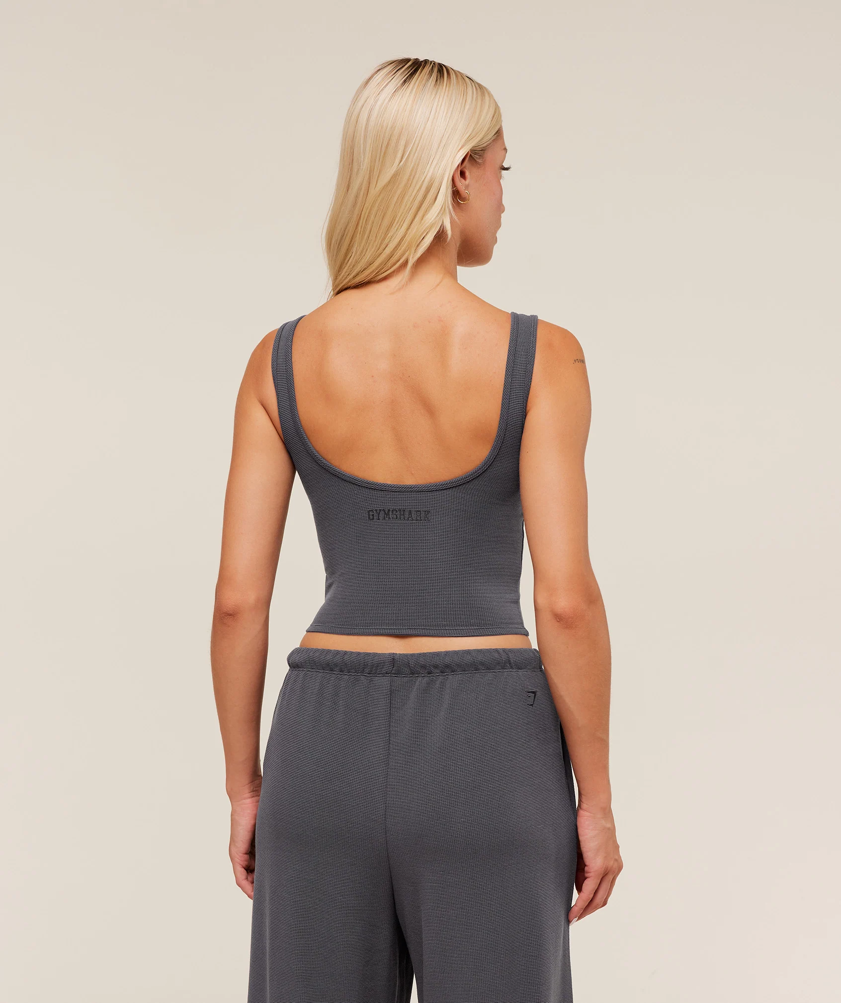 Gymshark Waffle Cropped Tank - Onyx Grey - Image 2